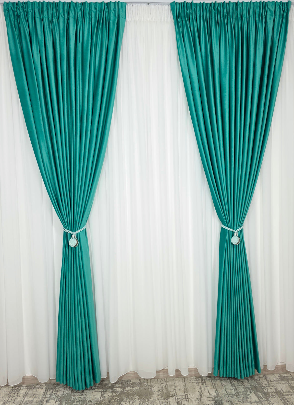 Set Zakynthos: Perdea Voal Premium Si Draperie Catifea Verde Marin