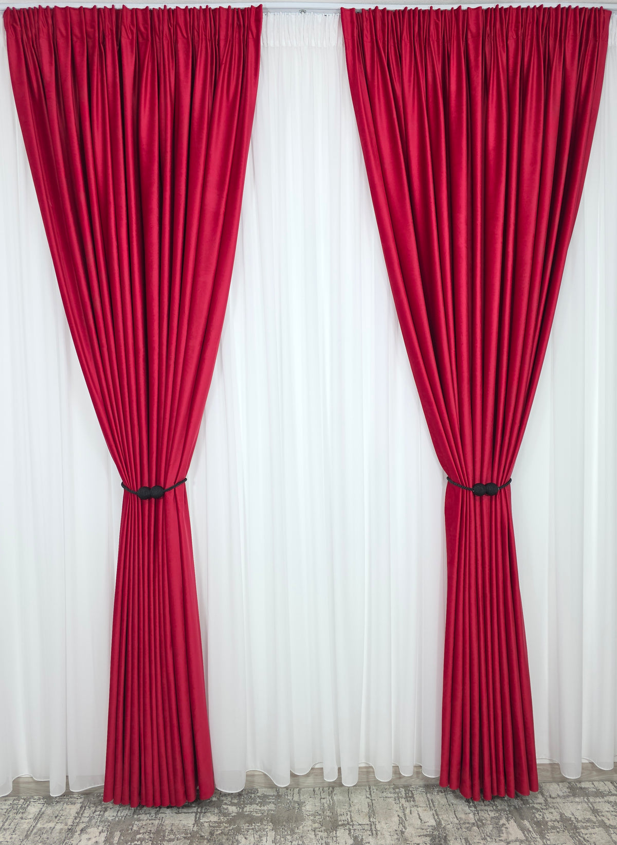 Set Nicoleta: perdea alba simpla voal si draperie catifea rosie