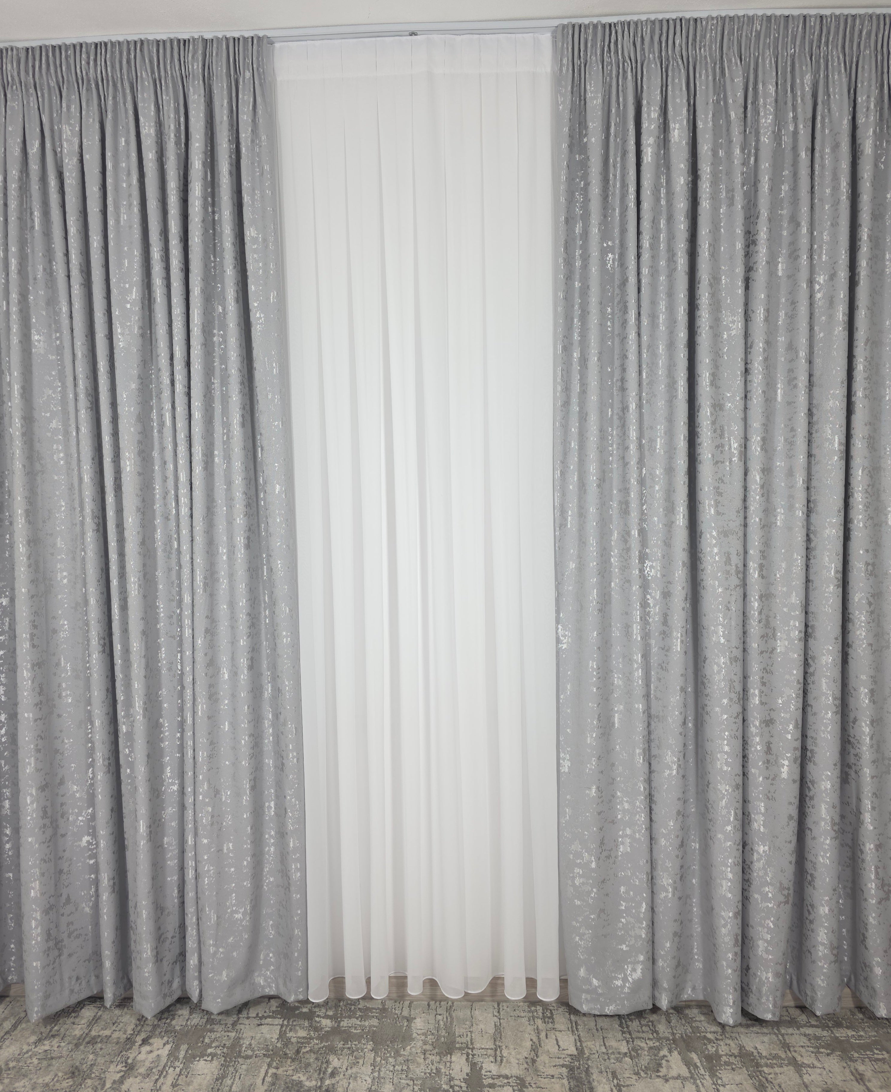 Set Los Angeles Gri Deschis: Perdea Alba Simpla si Draperie Tip Nisip
