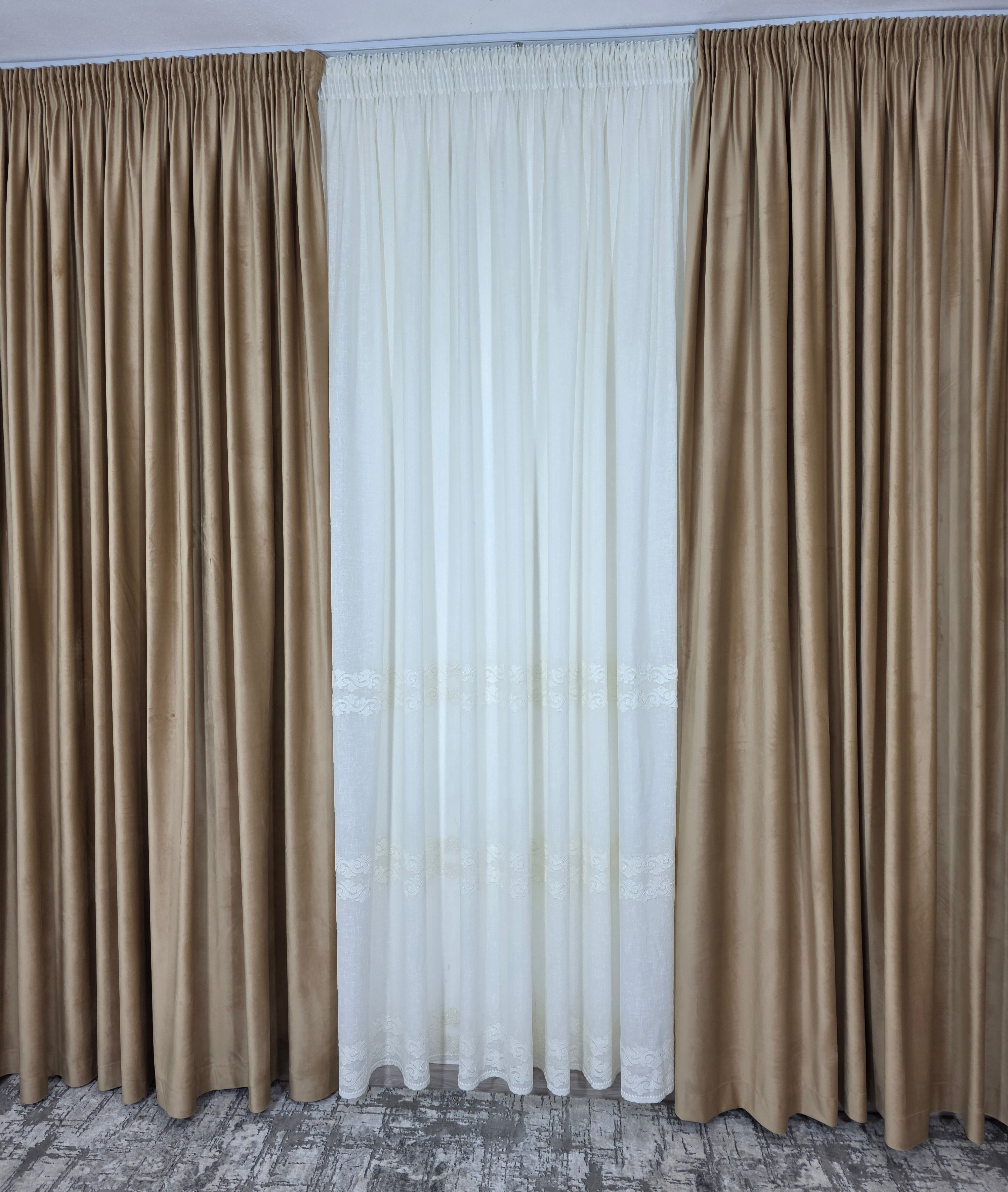 Set Liora: perdea crem din in gros cu broderie si draperie catifea crem-miere