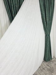 SuperPret*Colectia Royal Verde Smarald:Set pentru Livinguri Elegante cu Canapele Crem, Gri sau Decoruri cu Accente Aurii - Perdea Matase Alba cu Insertii Aurii si Draperie Catifea Verde Smarald Pandantiv - Confectionat pe Comanda