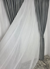Set Lara: perdea alba sable si draperie catifea gri deschis