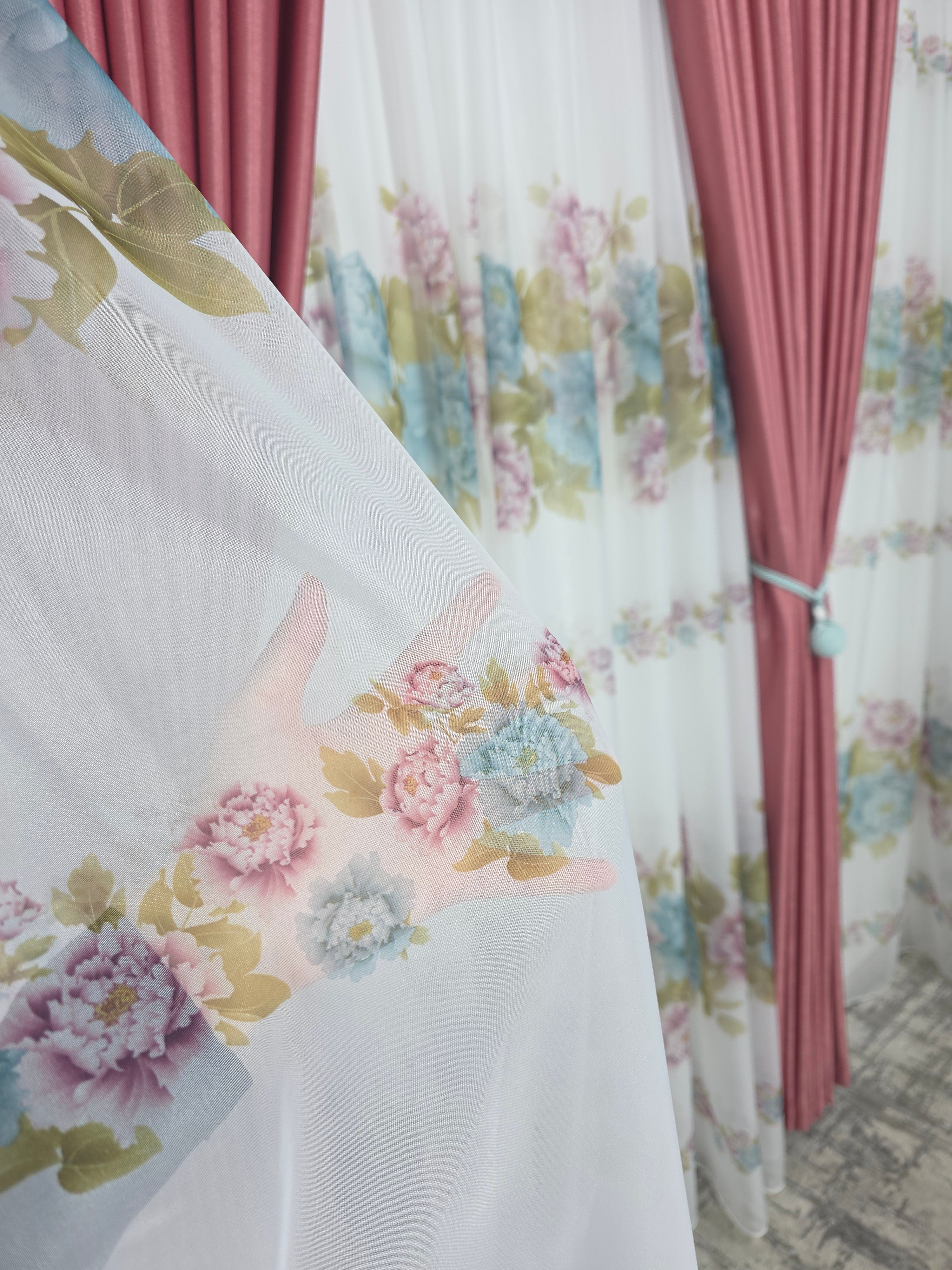 Set Jardin: Perdea Din Voal Cu Model Floral Si Draperie Soft Roz Semi-Opaca