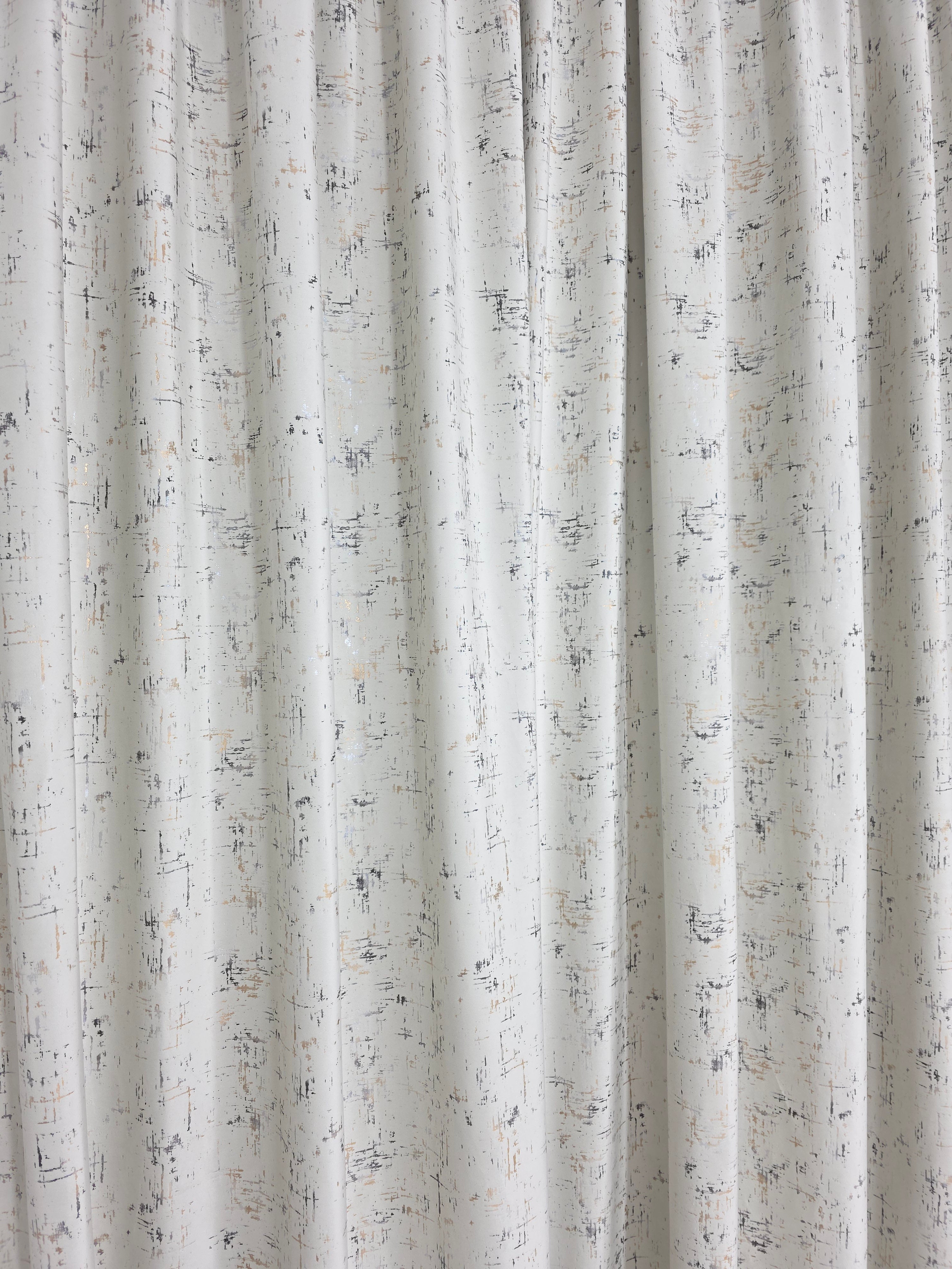 Colectia Pandantiv: Perdea Alba Din Borangic Cu Sidef Argintiu Si Draperie Catifea Crem Cu Insertii