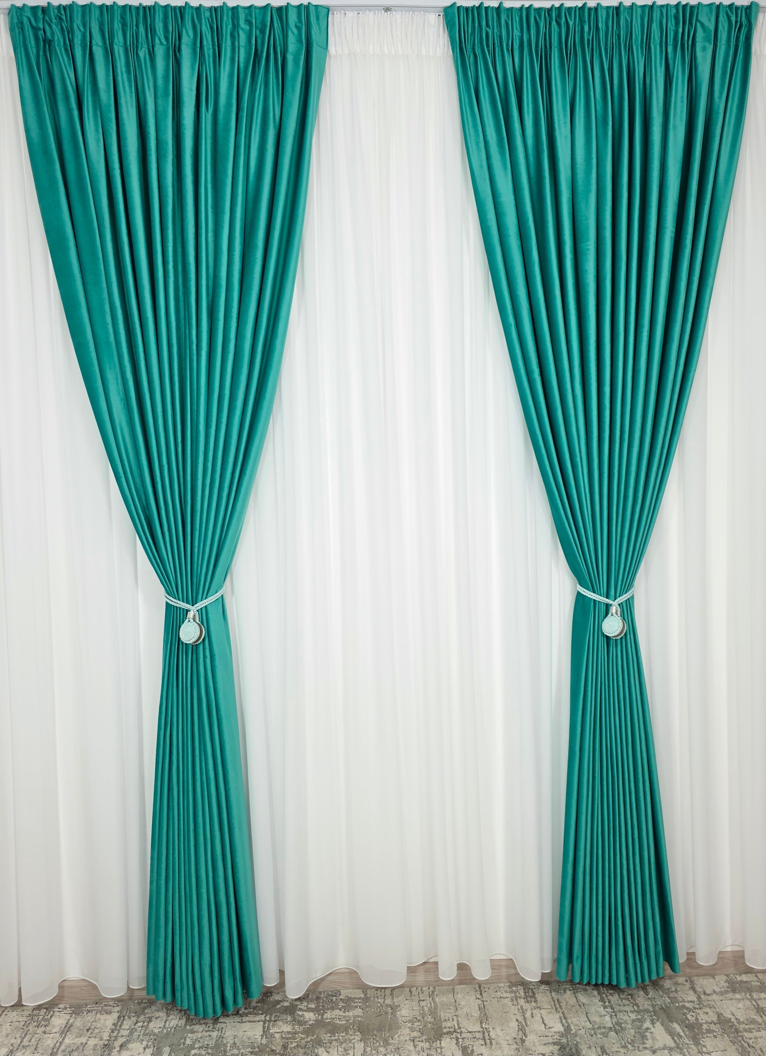 Set Marinette: Perdea Voal Premium Si Draperie Catifea Verde Marin
