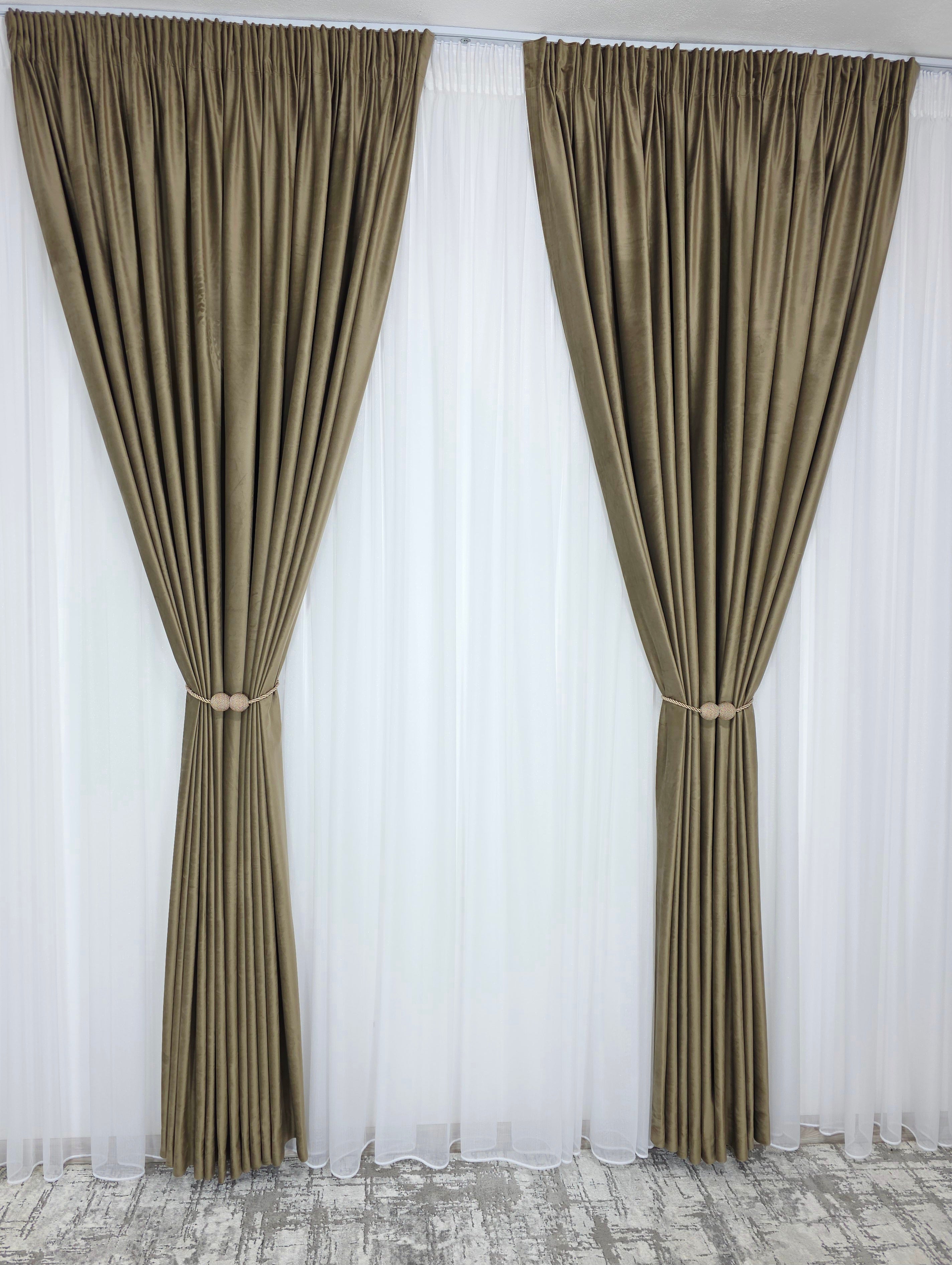 Set Anda: Perdea Alba Cu Sidef Si Draperie Catifea Ciocolata Calda Blackout 90%