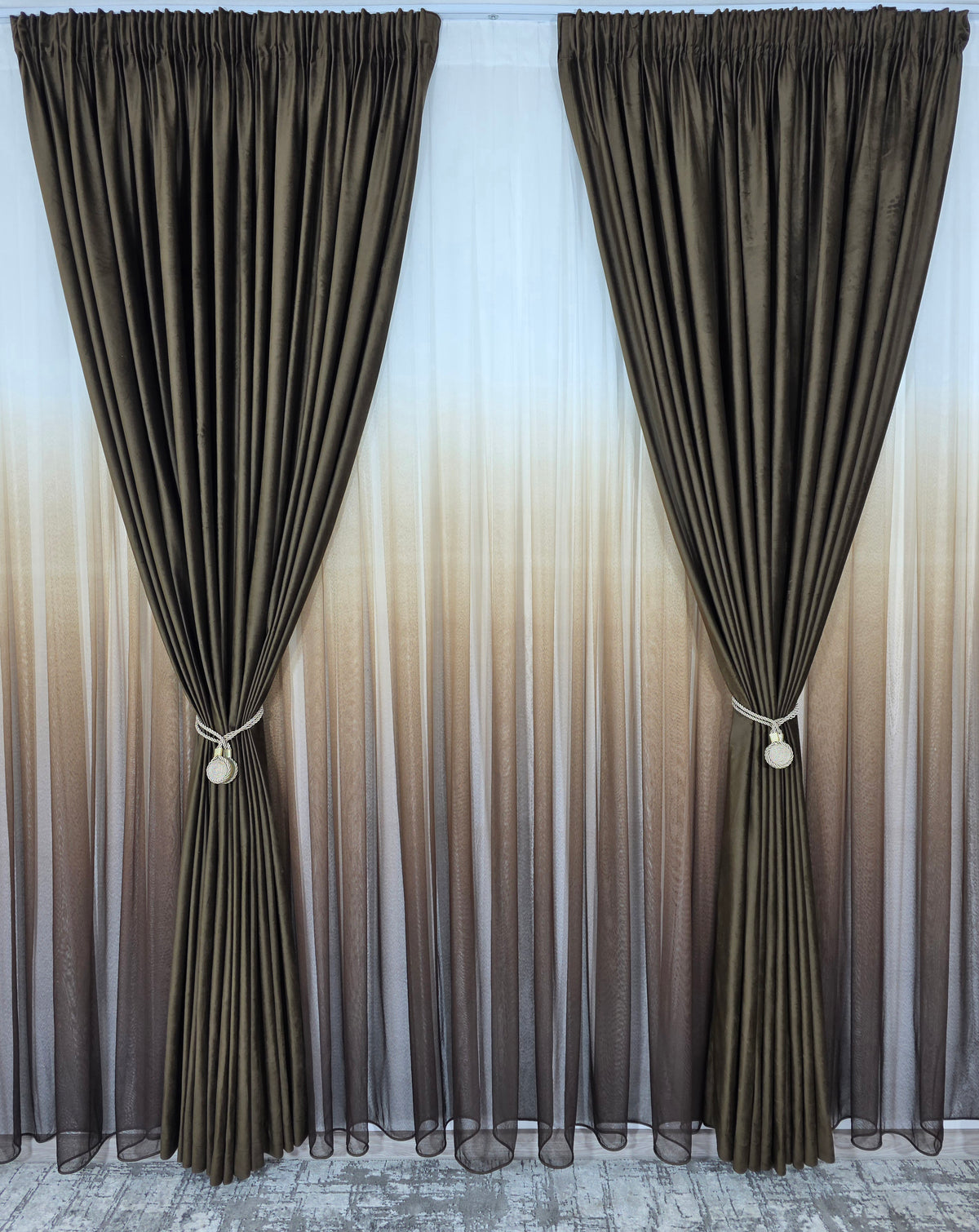 Set Nora: perdea bamboo degrade maro si draperie catifea maro blackout 98%