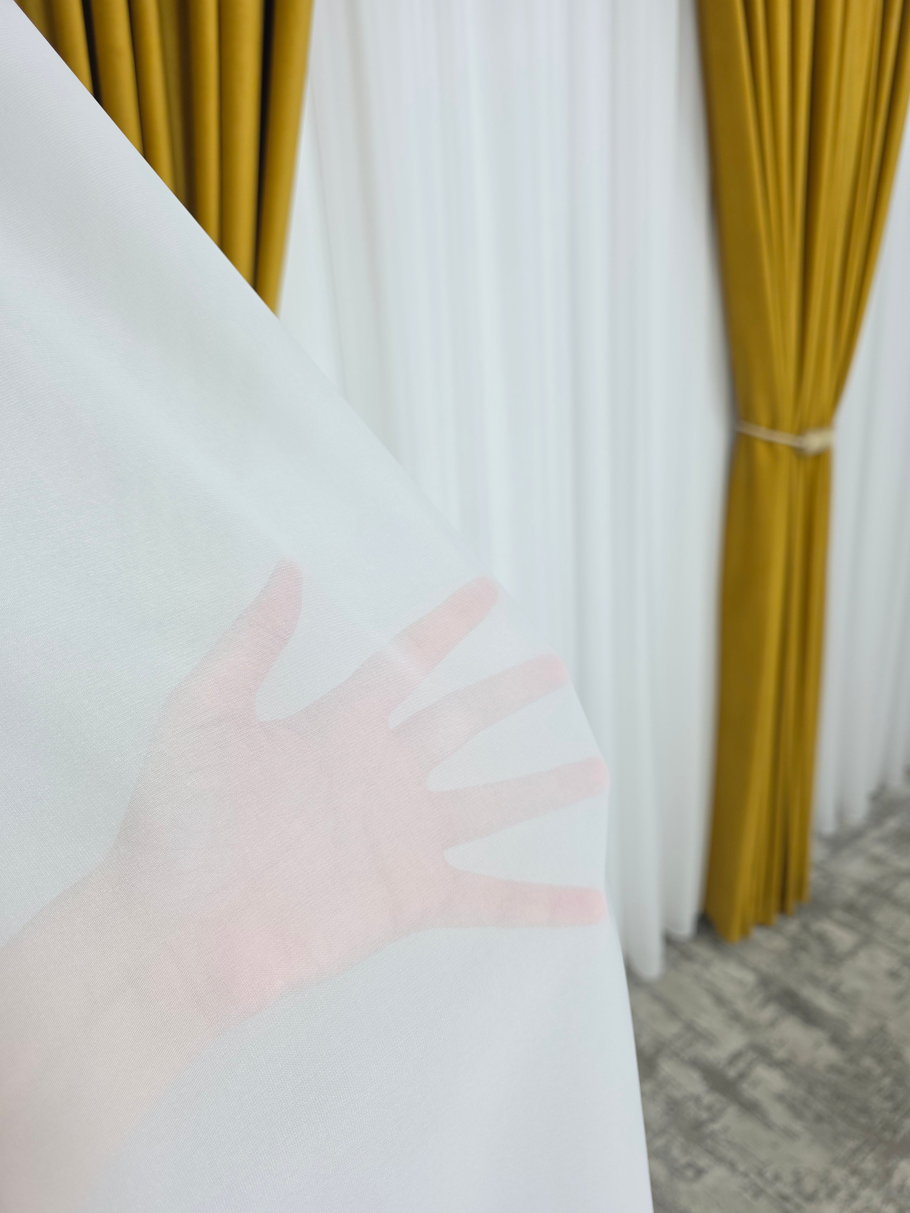 Set Ligia: Perdea Voal Premium Si Draperie Catifea Galben Mustar