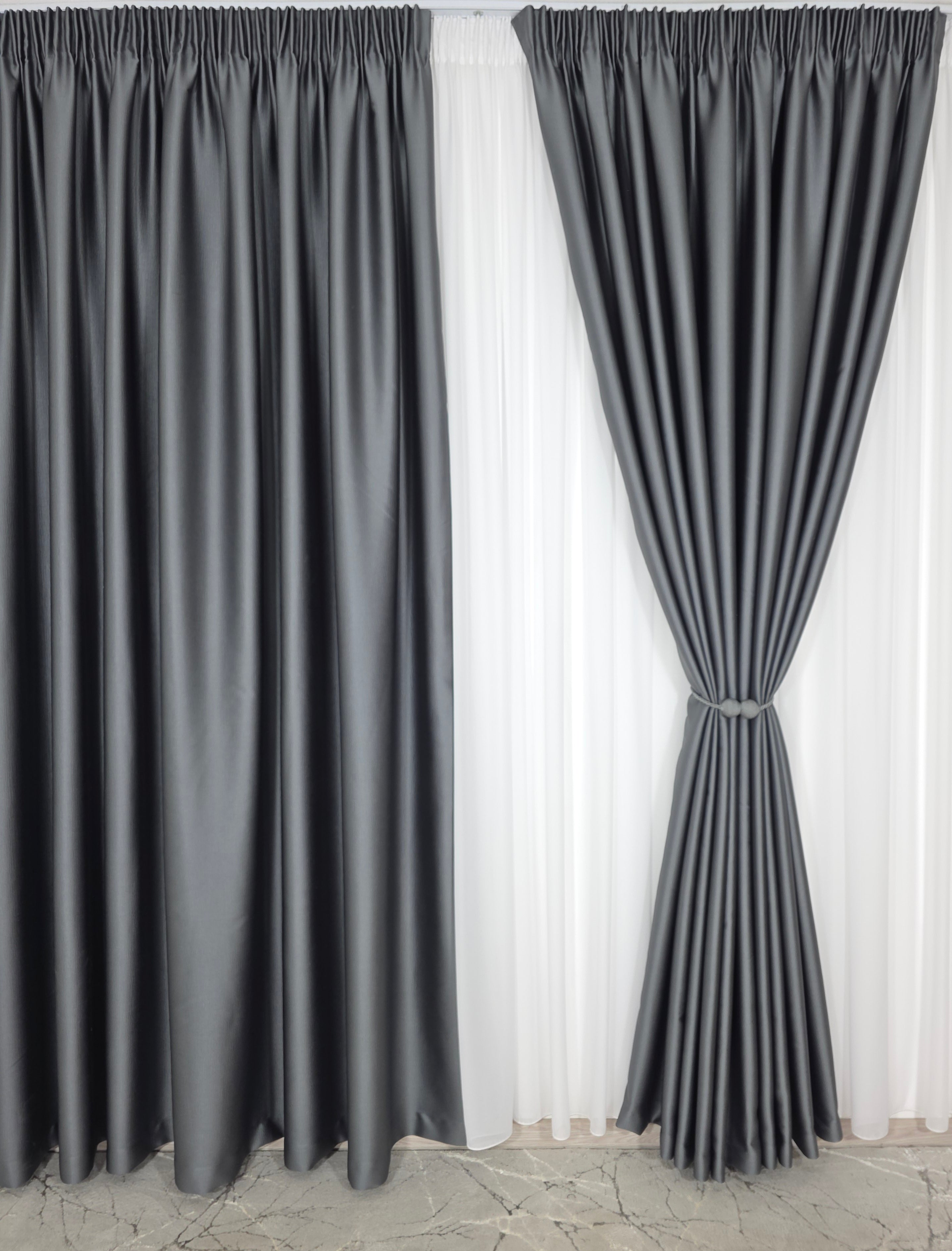 Colectia Noapte-Zi: Perdea voal alb premium si Draperie Paris blackout 100% opaca pe culoarea gri inchis