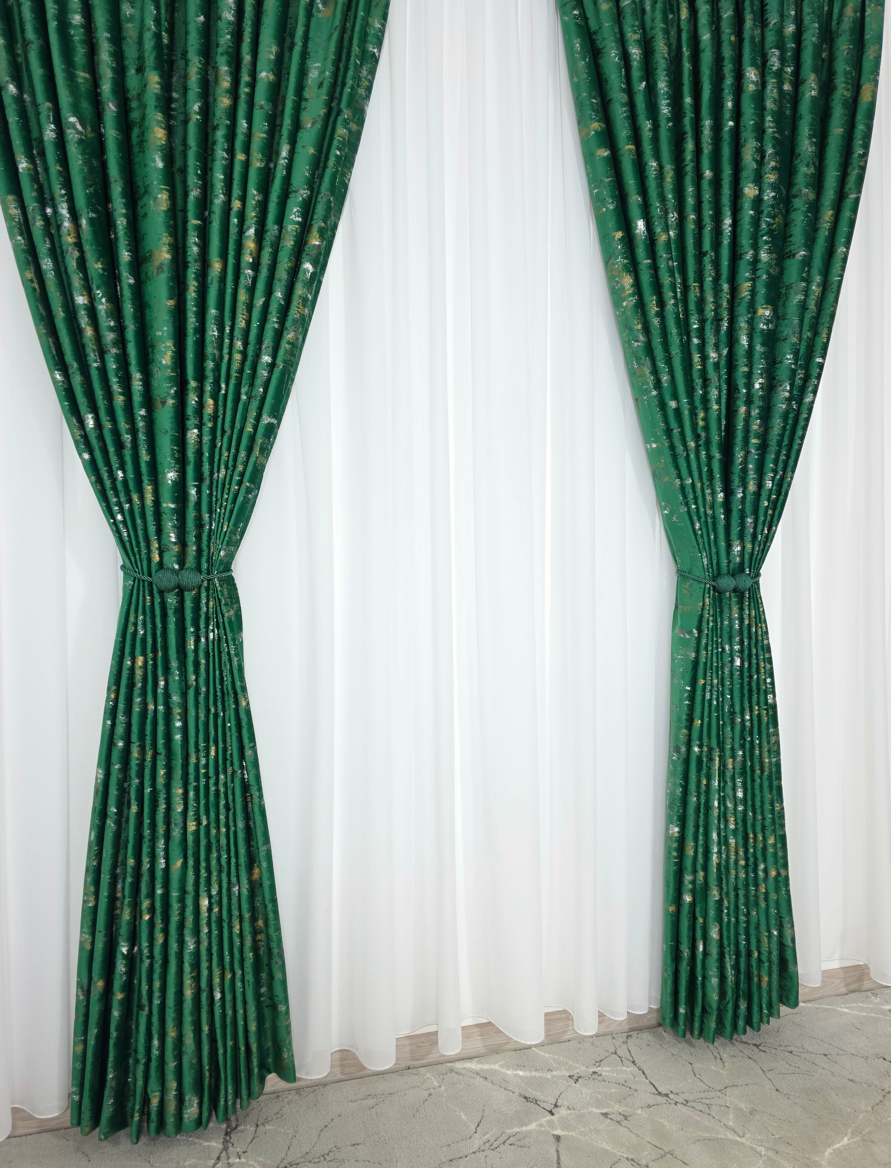 Colectia Elegance: Perdea Voal Premium Si Draperie Catifea Verde Smarald Cu Insertii model Golden