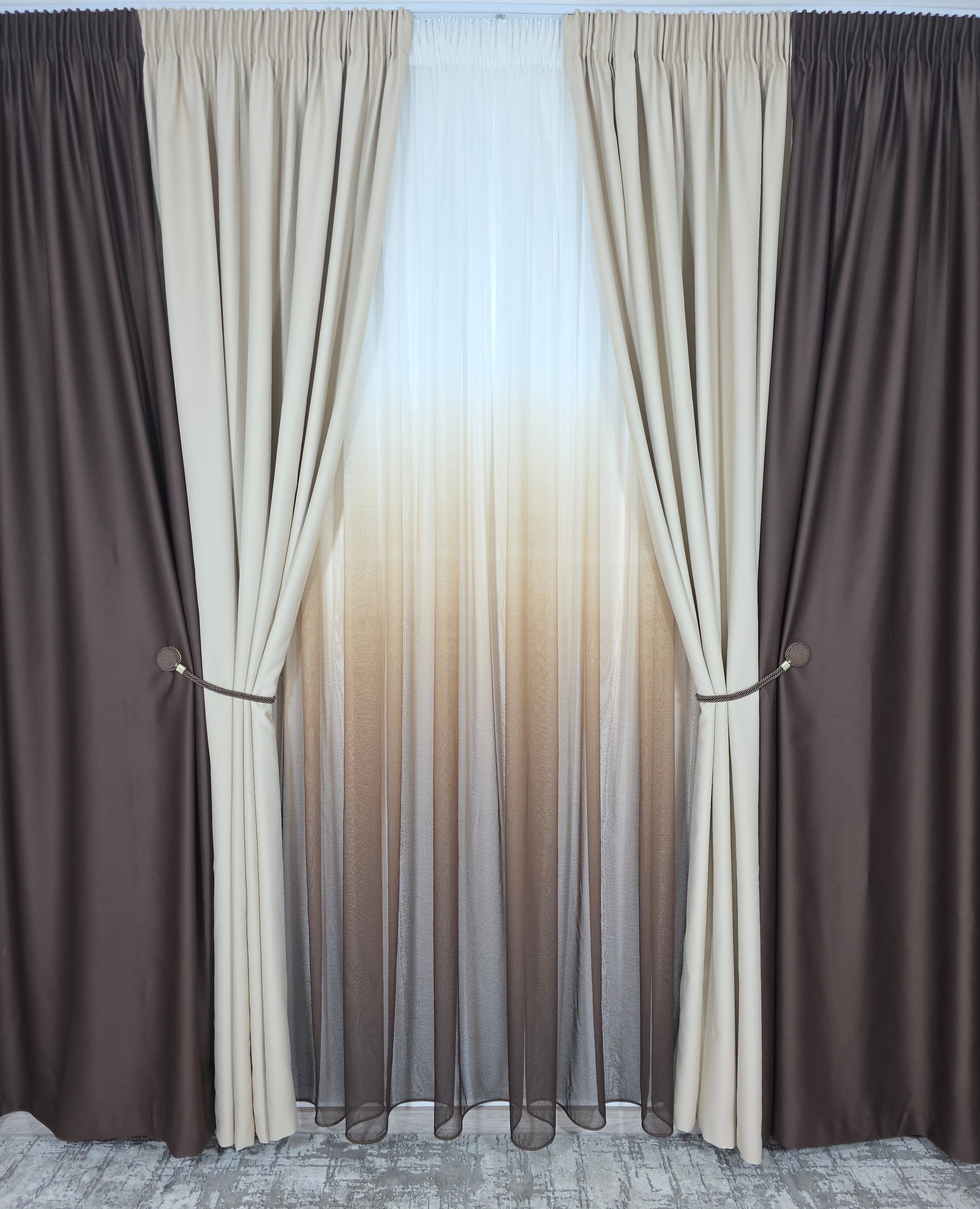 Set Leo: perdea bamboo in degrade maro si draperie blackout in doua culori crem-maro