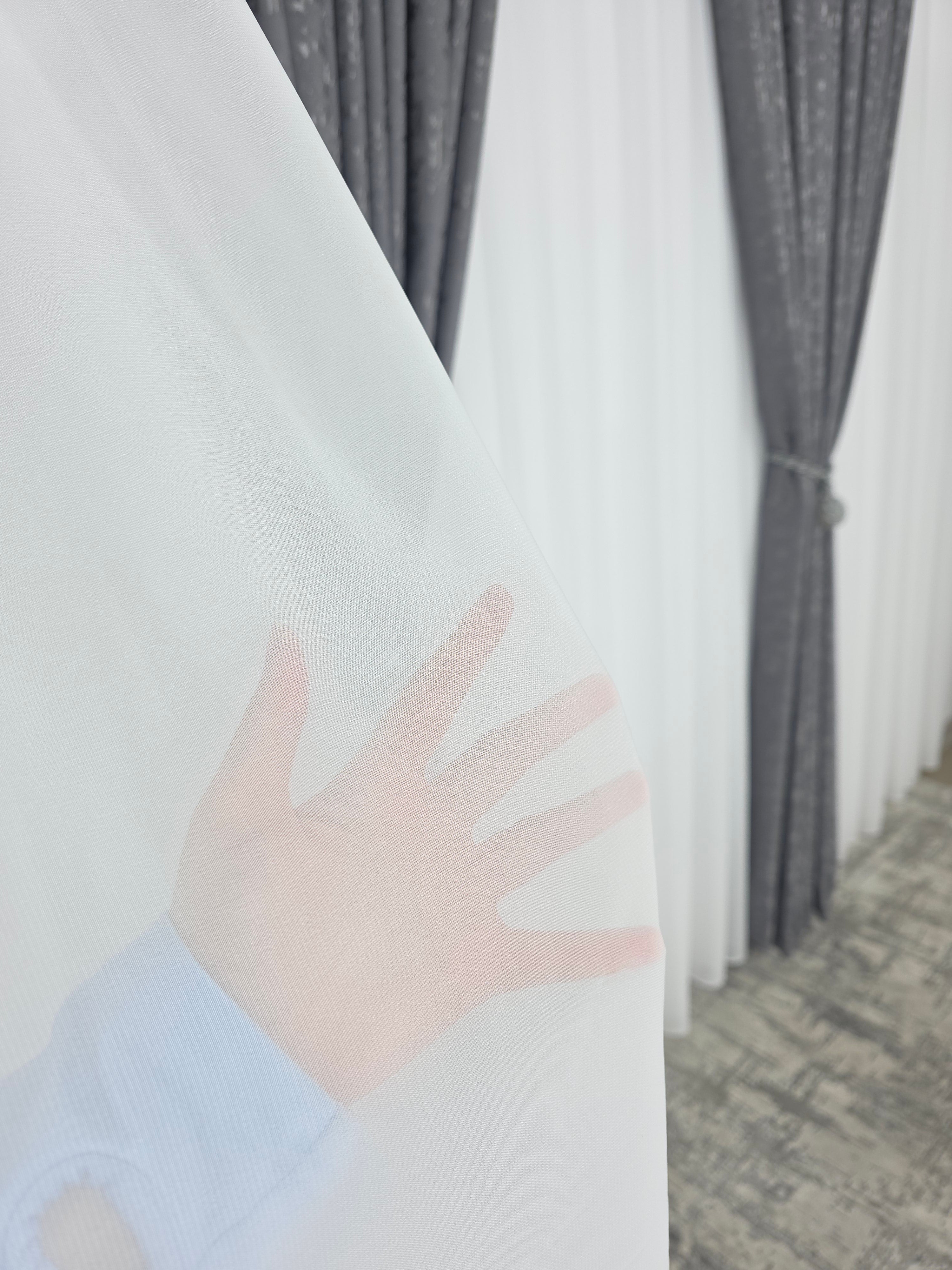 Set Los Angeles Gri Inchis: Perdea Alba Simpla si Draperie Tip Nisip