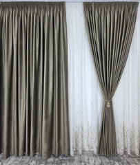 Set Gabriela: perdea ivoire in cristal cu broderie bej si draperie catifea bej inchis