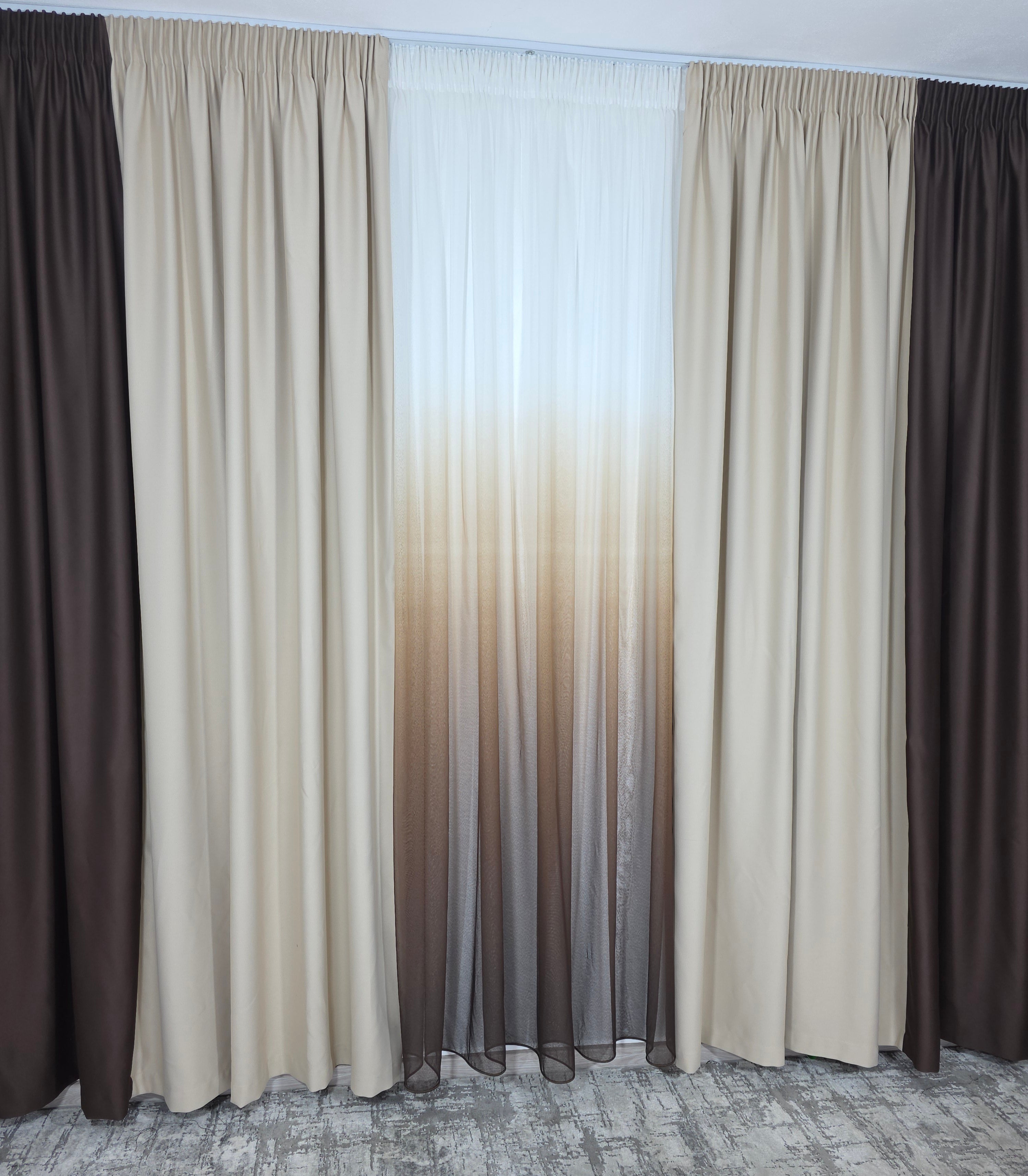 Set Leo: perdea bamboo in degrade maro si draperie blackout in doua culori crem-maro