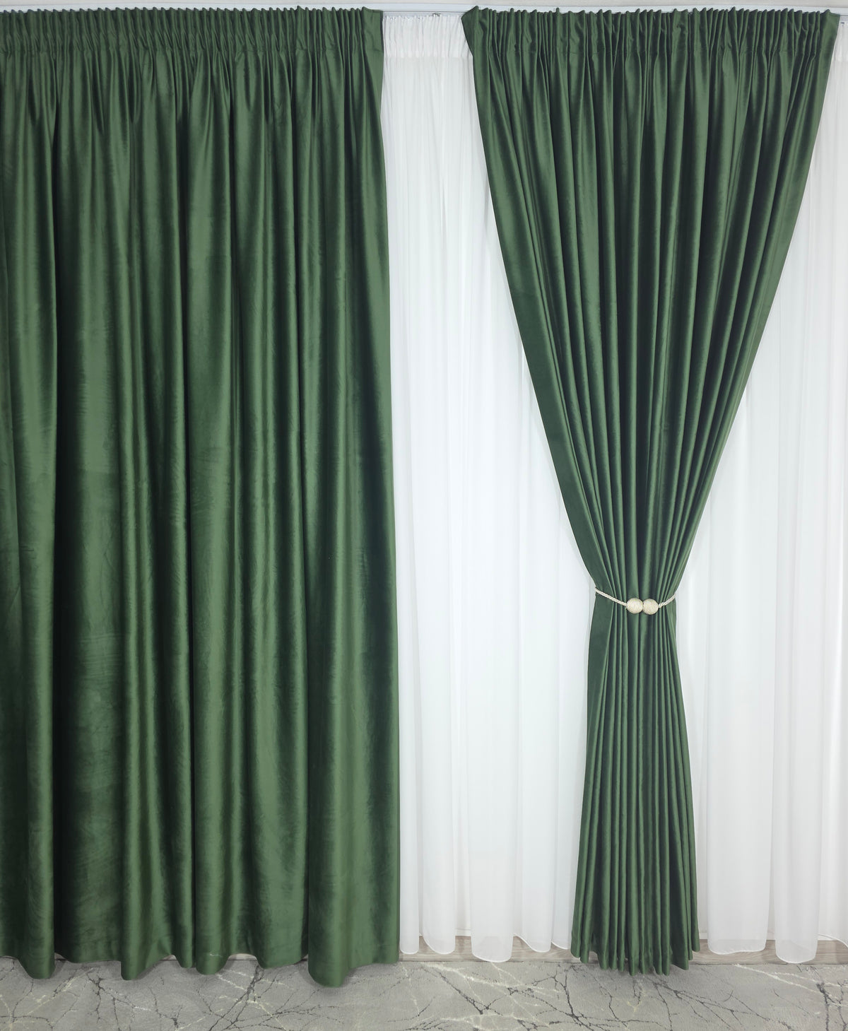 Set Narcisa Perdea Alba din Voal si Draperie Catifea Verde Olive
