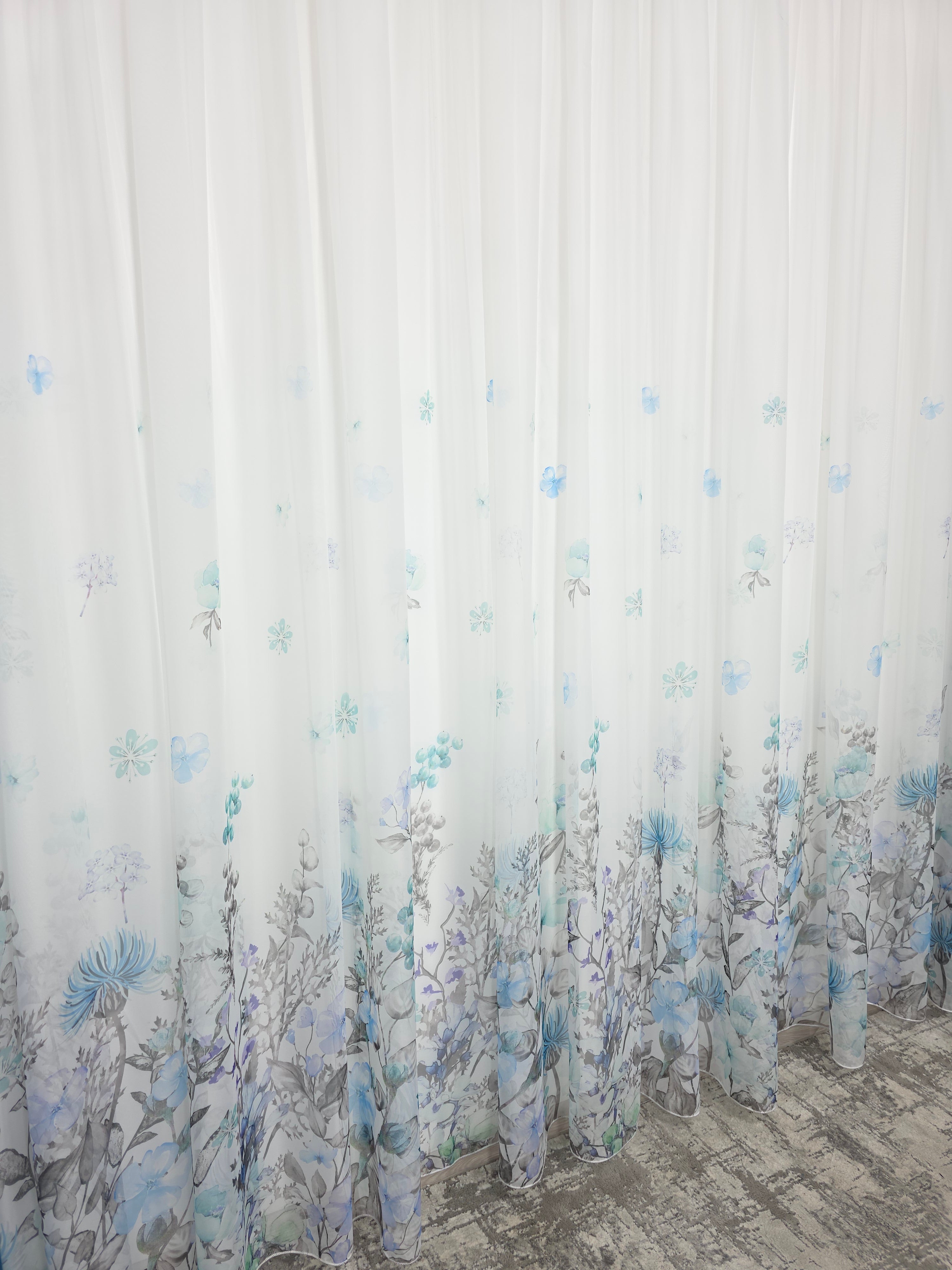 Set Laguna de Safir: Perdea Din Voal Cu Model Floral Si Draperie Catifea Turcoaz Azur