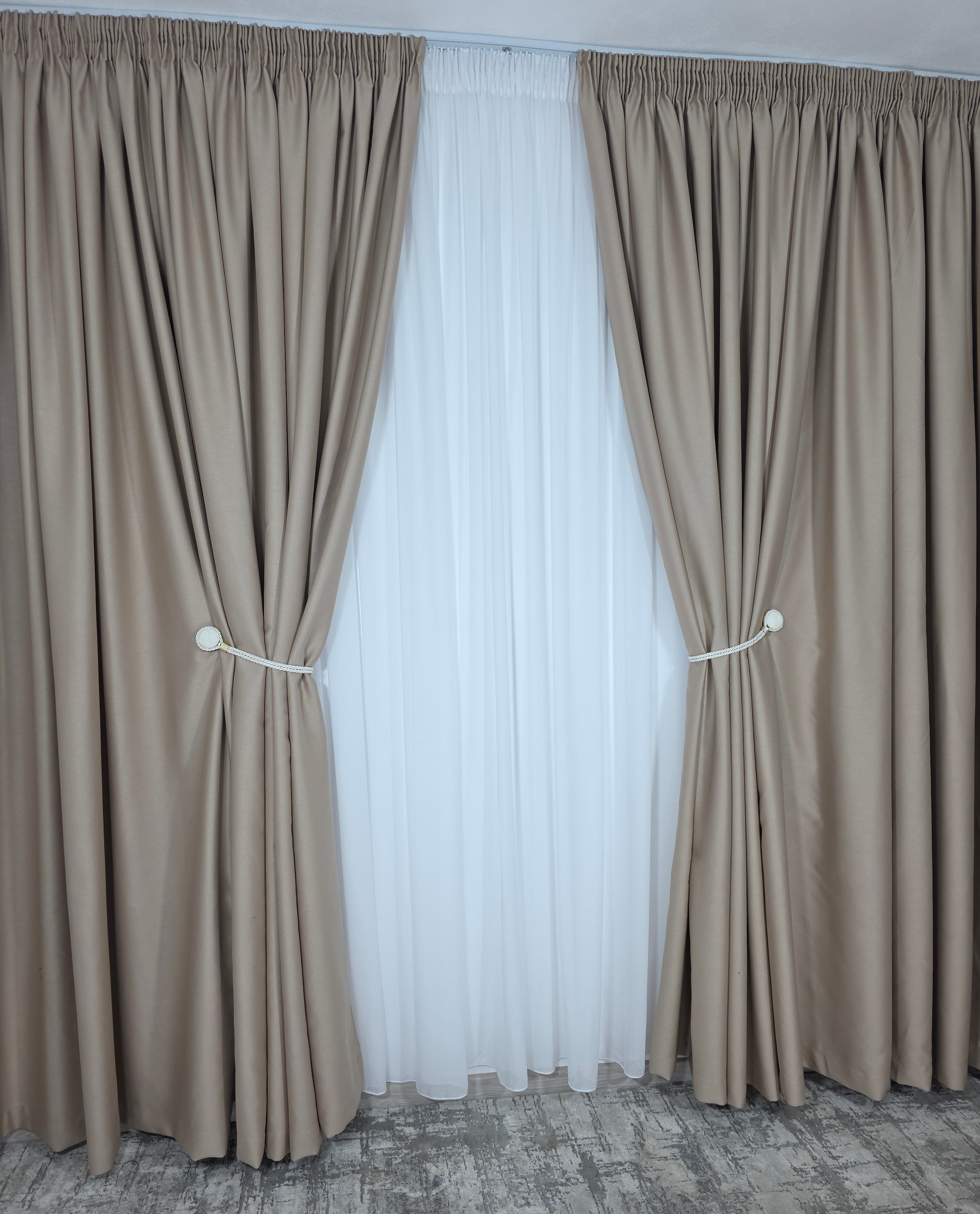 Colectia Hotel: Perdea Voal Alb si Draperii Blackout 90%-Crem Roze
