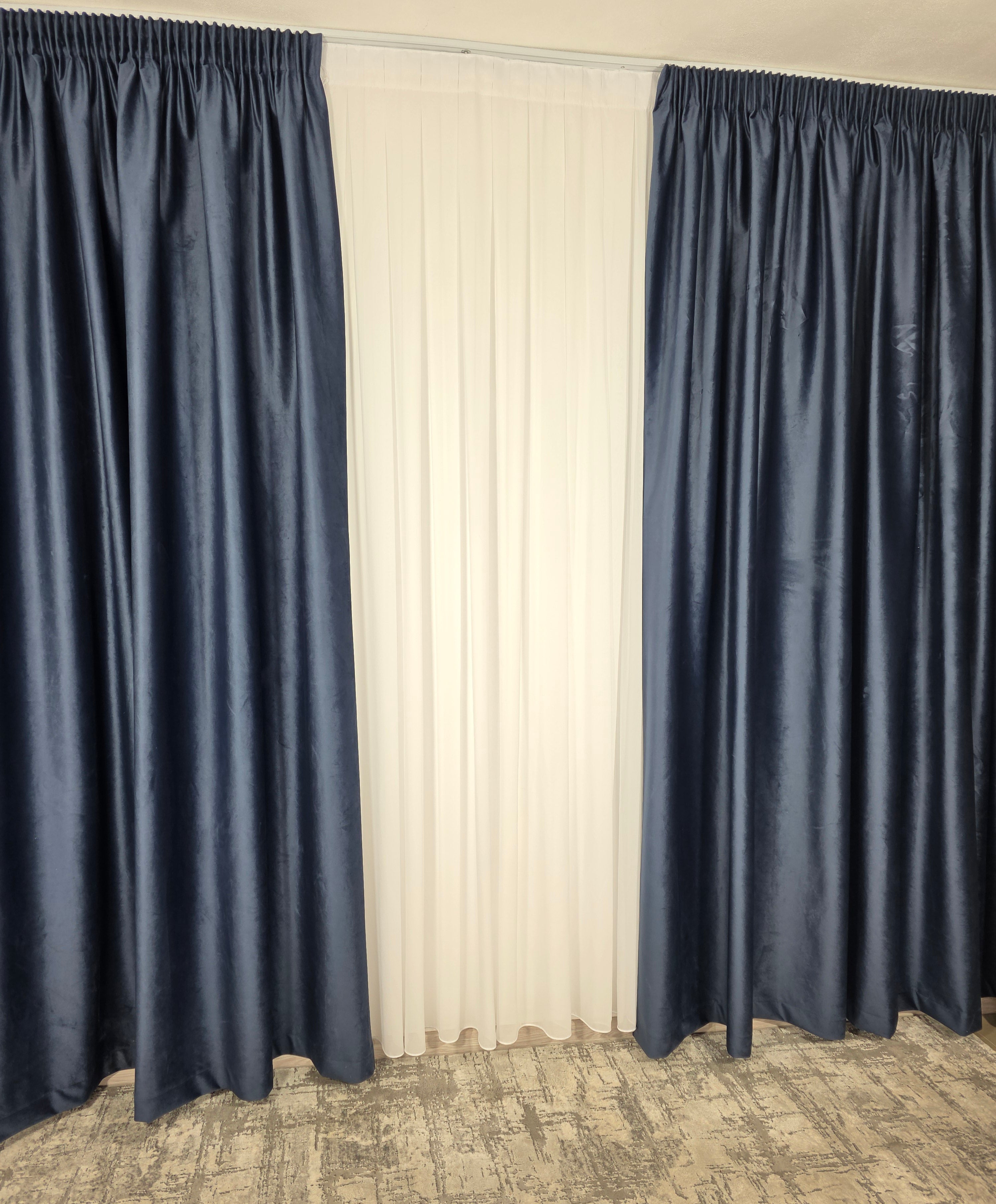 Set Premium: Perdea Matase Ivoire și Draperie Albastru Inchis Catifea Garantat Opacă Blackout 100%