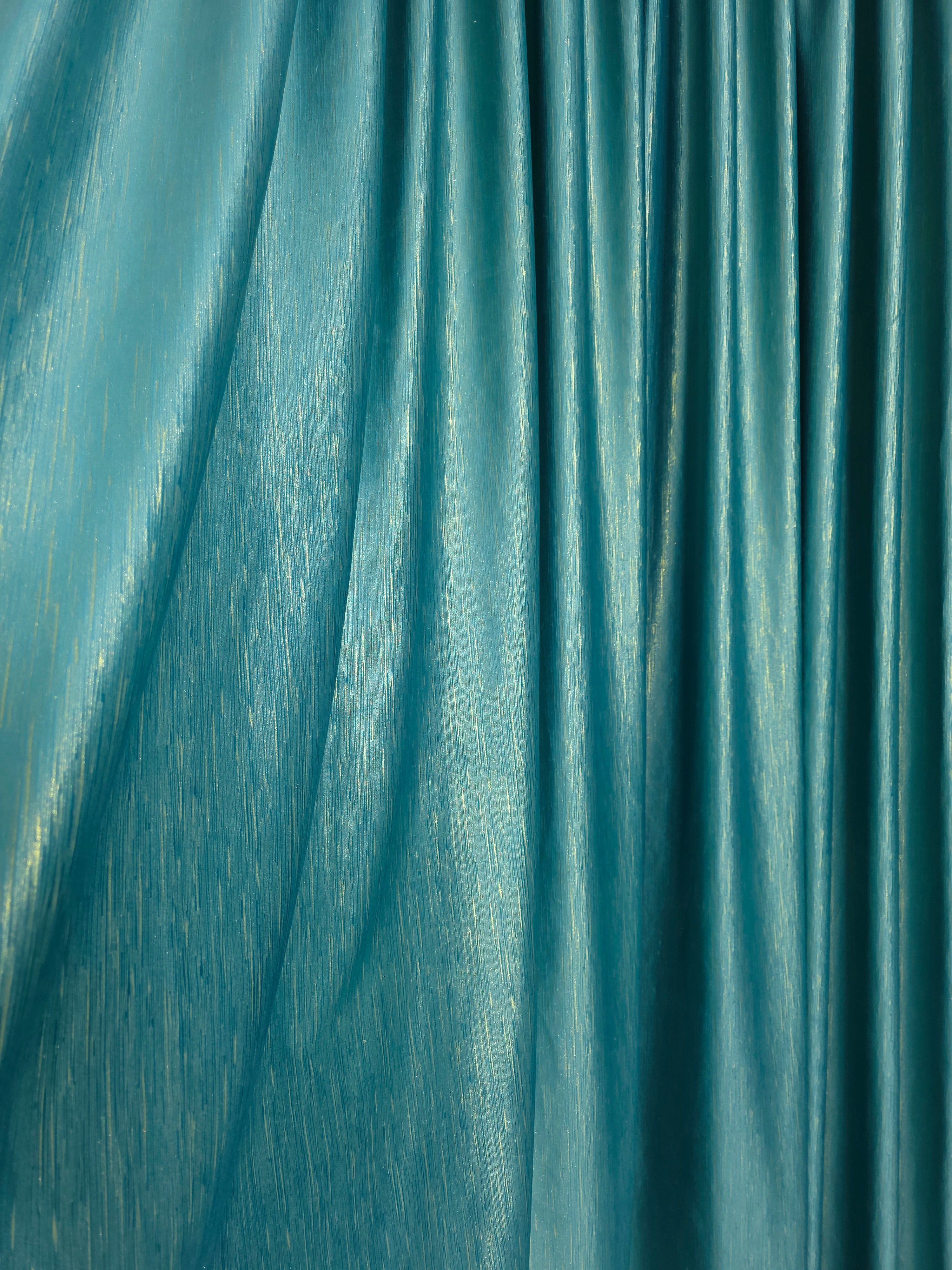 Colectia Valencia: Perdea Alba Din Matase Cu Insertii Aurii Varianta 1 Si Draperie Rolex Catifea Verde Turcoaz Cu Sclipici Auriu