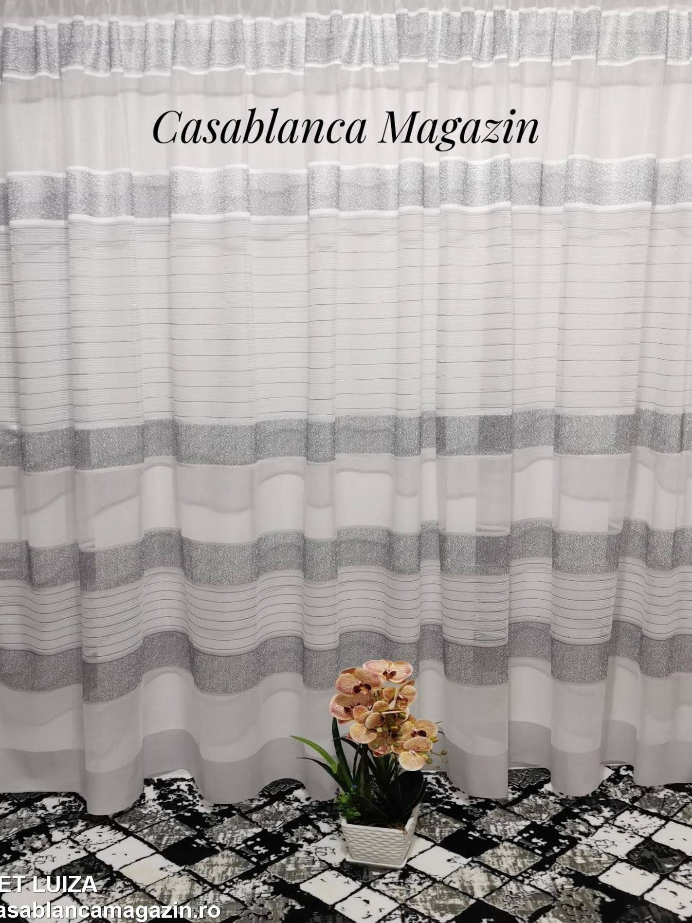 Set perdea si draperie Luiza, imprimeu geometric, ideal pentru spatii contemporane - CASABLANCA Set perdea si draperie Luiza, imprimeu geometric, ideal pentru spatii contemporane Casa Blanca Curtains & Drapes 420.00 CASABLANCA  CASABLANCA