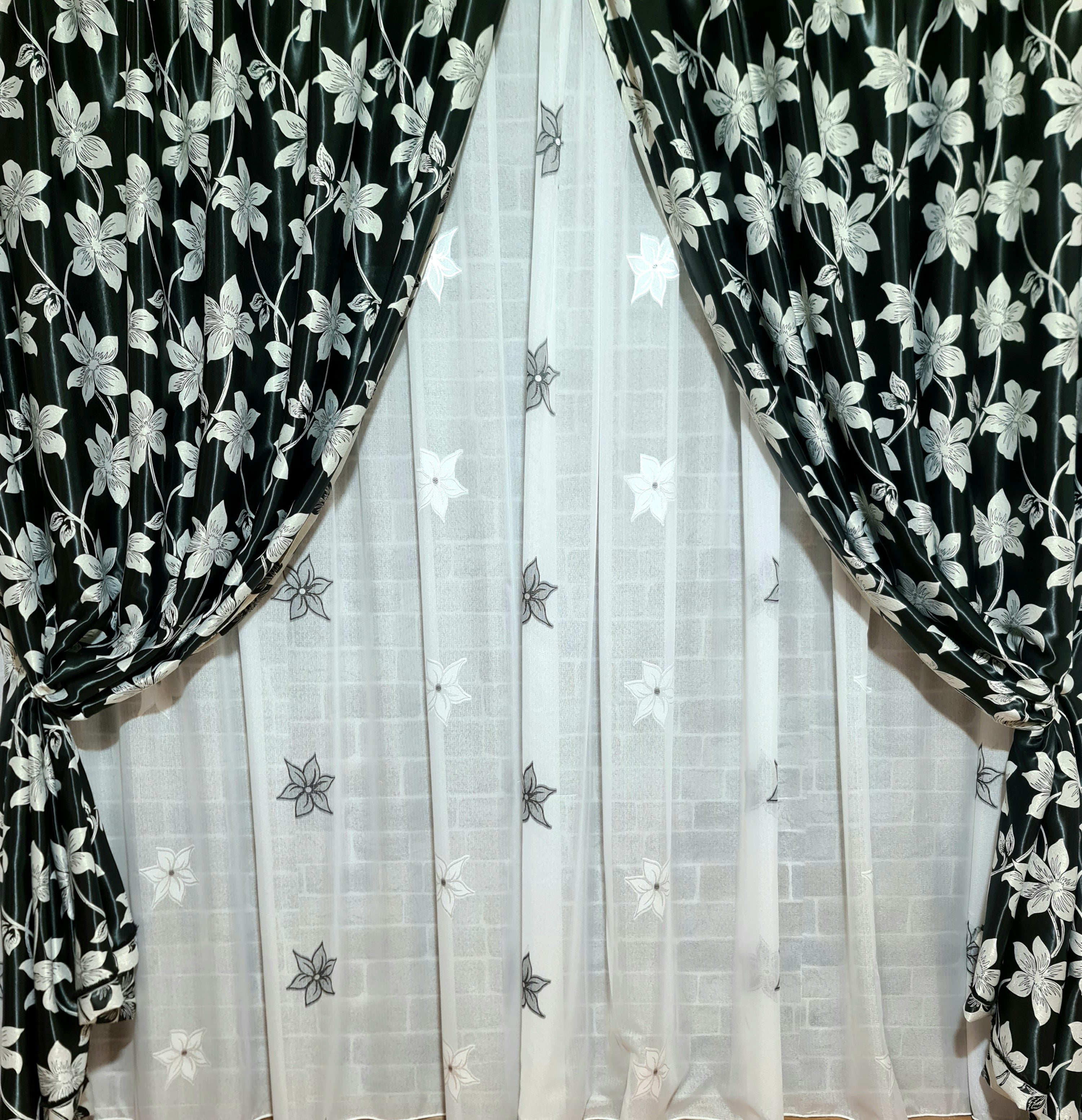 Set perdea si draperie Bavaria - CASABLANCA Set perdea si draperie Bavaria Casa Blanca Curtains & Drapes 350.00 CASABLANCA  CASABLANCA