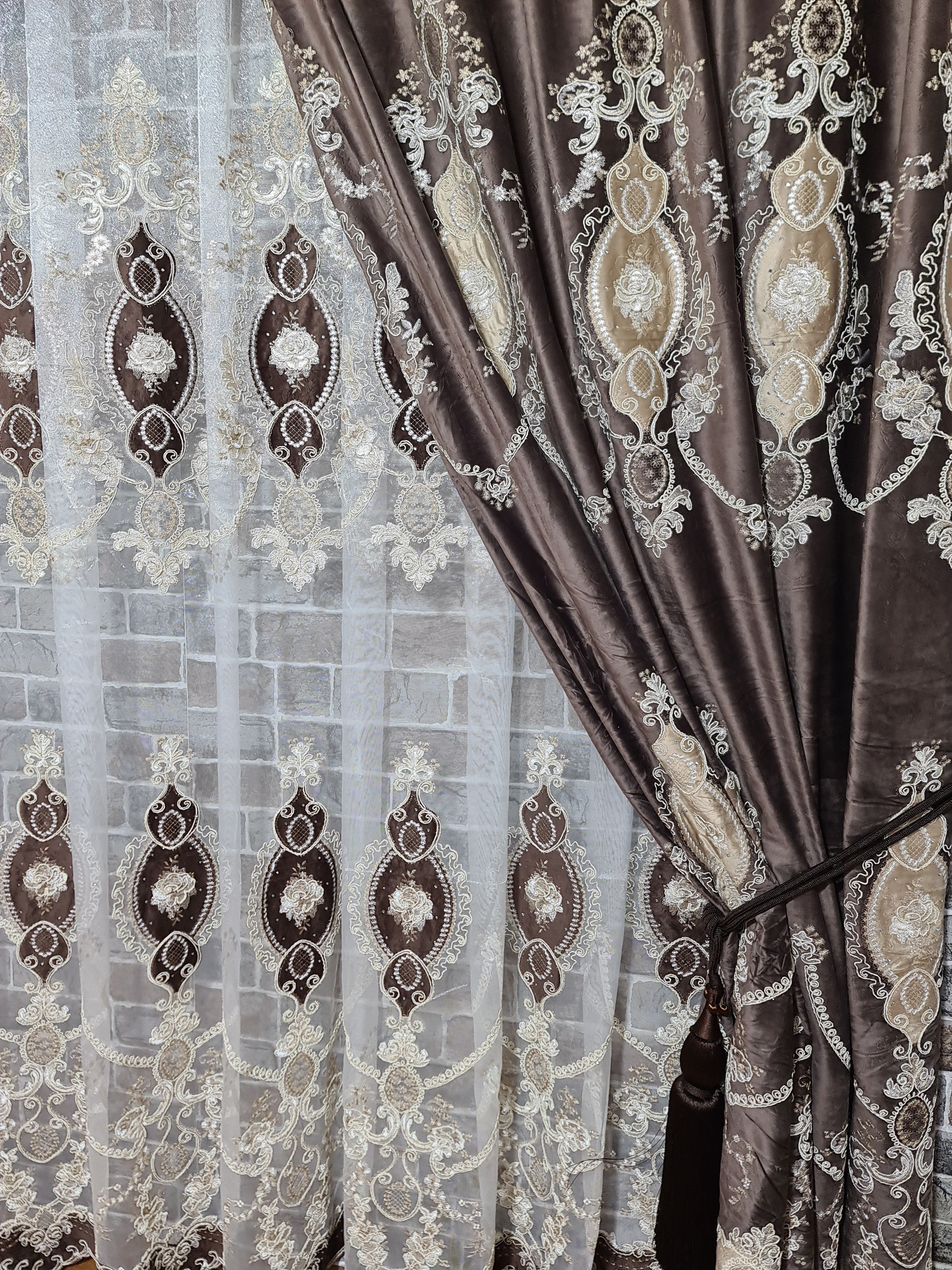 Set perdea si draperie Ivet - CASABLANCA Set perdea si draperie Ivet Casa Blanca Curtains & Drapes 840.00 CASABLANCA  CASABLANCA
