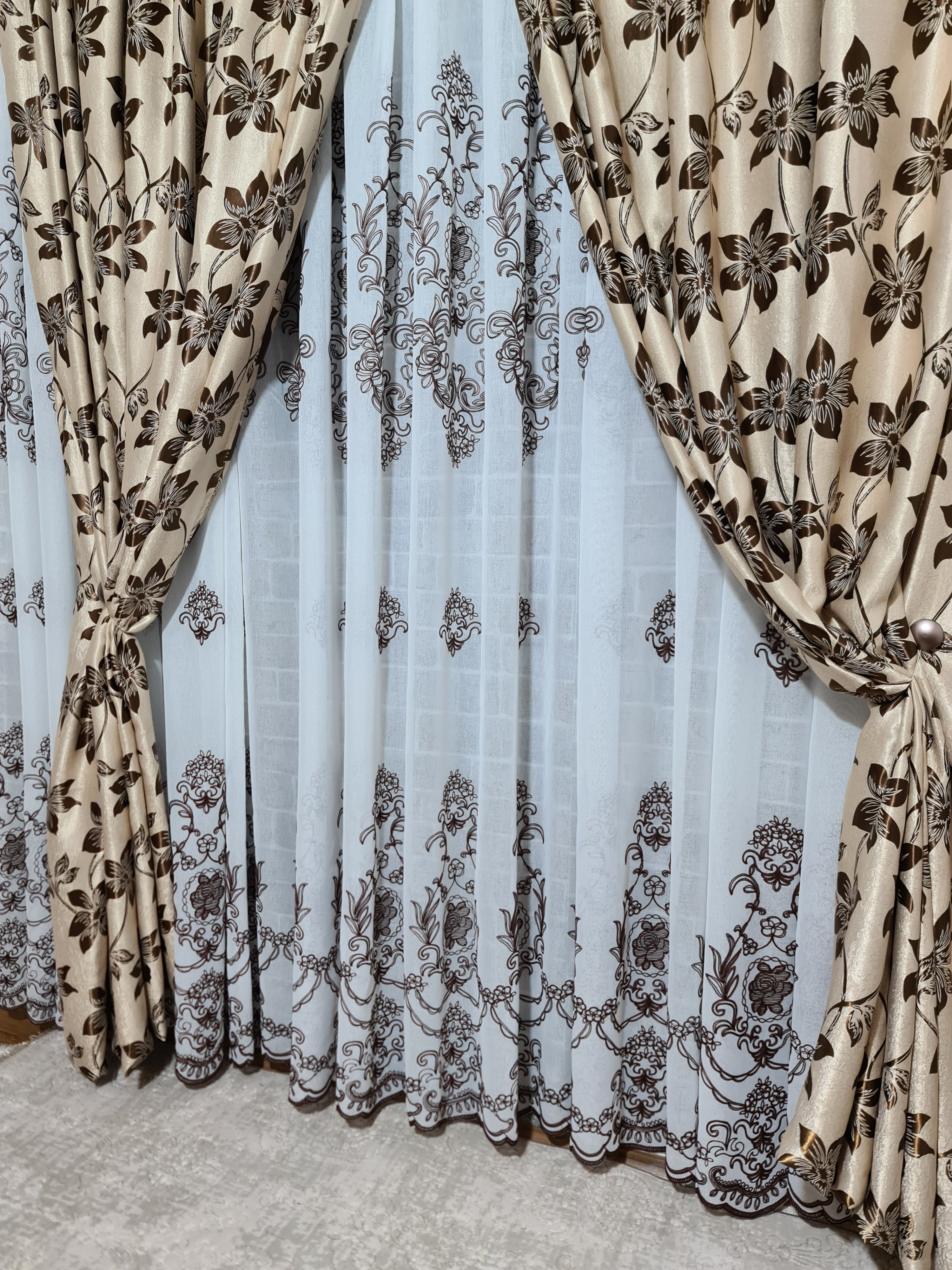 Set perdea si draperie Ami - CASABLANCA Set perdea si draperie Ami Casa Blanca Curtains & Drapes 350.00 CASABLANCA  CASABLANCA