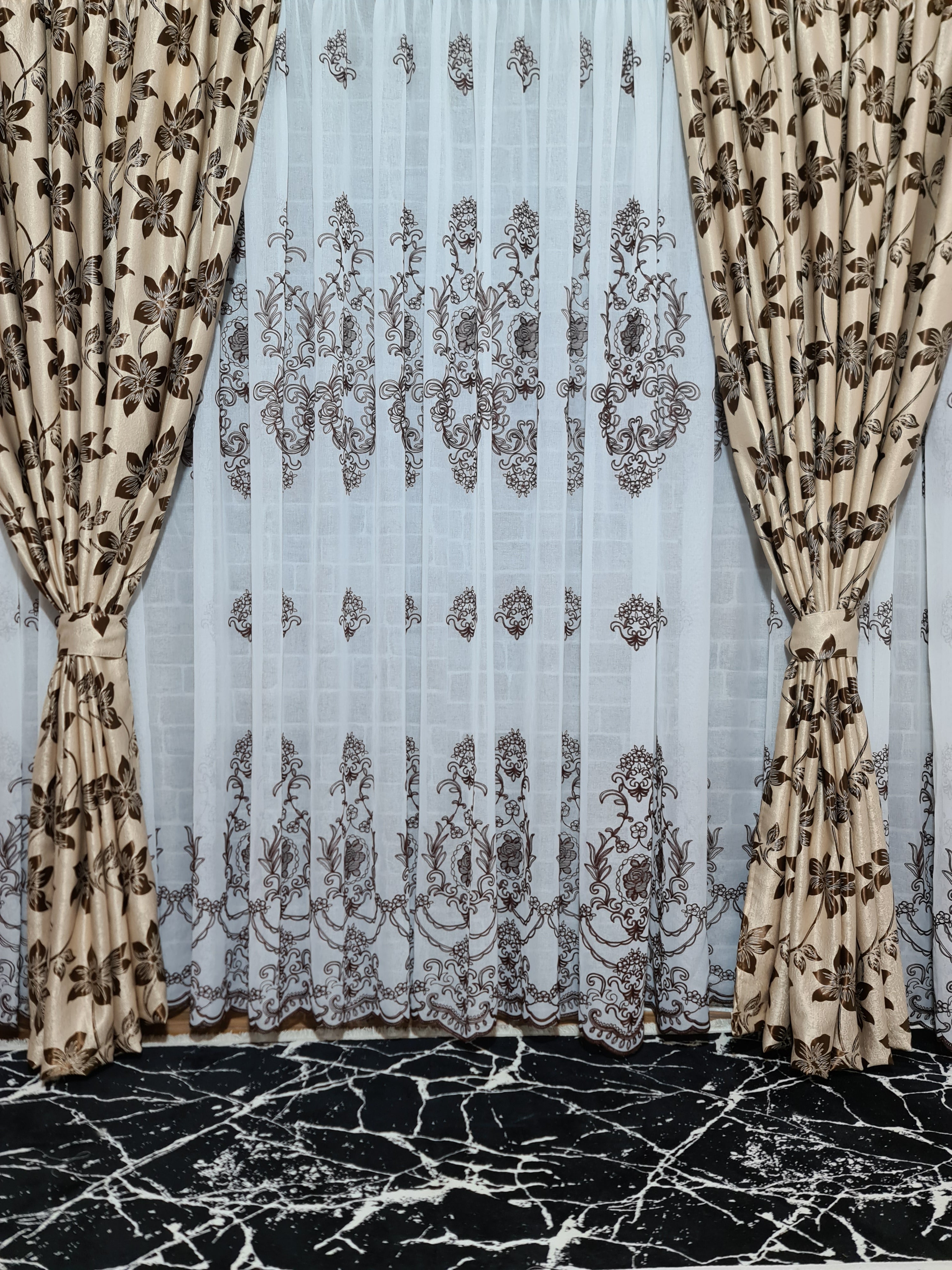 Set perdea si draperie Ami - CASABLANCA Set perdea si draperie Ami Casa Blanca Curtains & Drapes 350.00 CASABLANCA  CASABLANCA