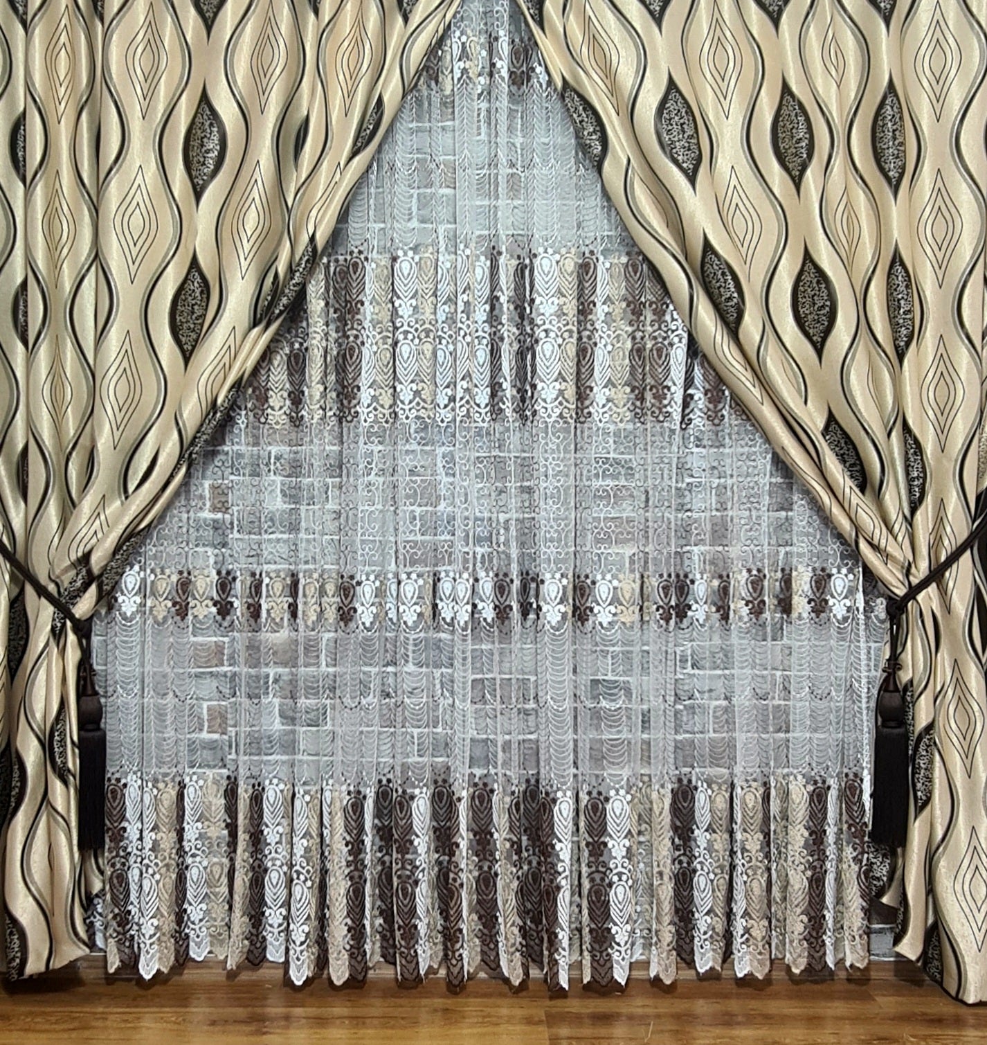 Set perdea si draperie Zara - CASABLANCA Set perdea si draperie Zara Casa Blanca Curtain & Drape Rods 660.00 CASABLANCA 8metriperdeacu6metridraperiepentrusinagaleriede4-5 CASABLANCA