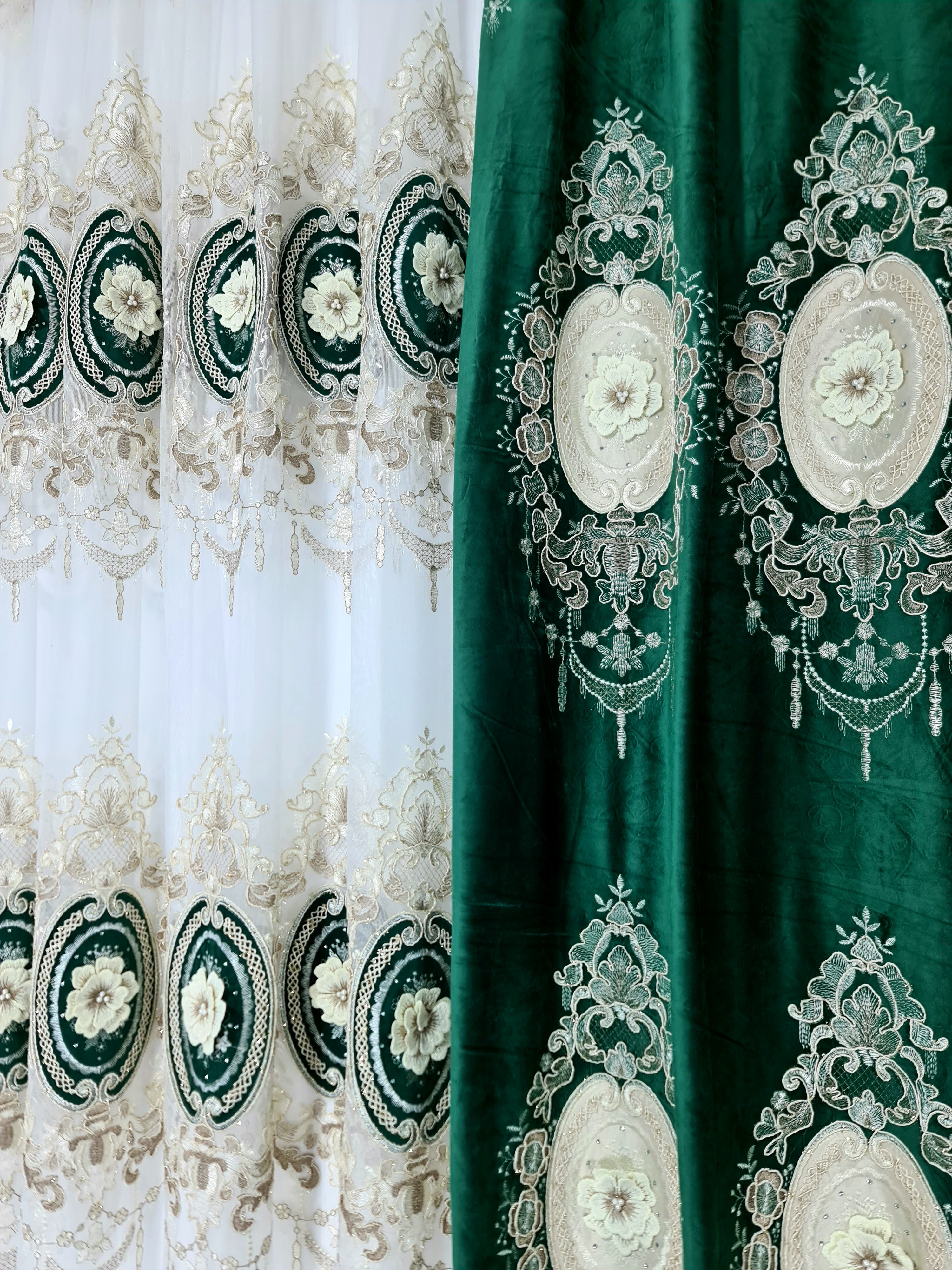 Set perdea si draperie Felicia - CASABLANCA Set perdea si draperie Felicia Casa Blanca Curtains & Drapes 840.00 CASABLANCA  CASABLANCA
