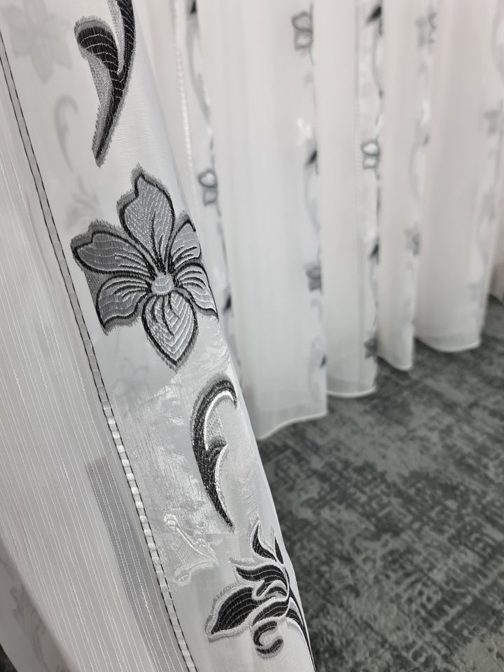 Perdea sable alb cu negru, nesifonabila, model Vali - CASABLANCA Perdea sable alb cu negru, nesifonabila, model Vali Casa Blanca Curtains & Drapes 40.00 CASABLANCA  CASABLANCA