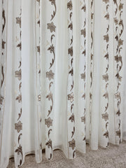 Perdea cu flori crem maro, model Ted, nu necesita calcare dupa spalare - CASABLANCA Perdea cu flori crem maro, model Ted, nu necesita calcare dupa spalare Casa Blanca Curtains & Drapes 40.00 CASABLANCA  CASABLANCA