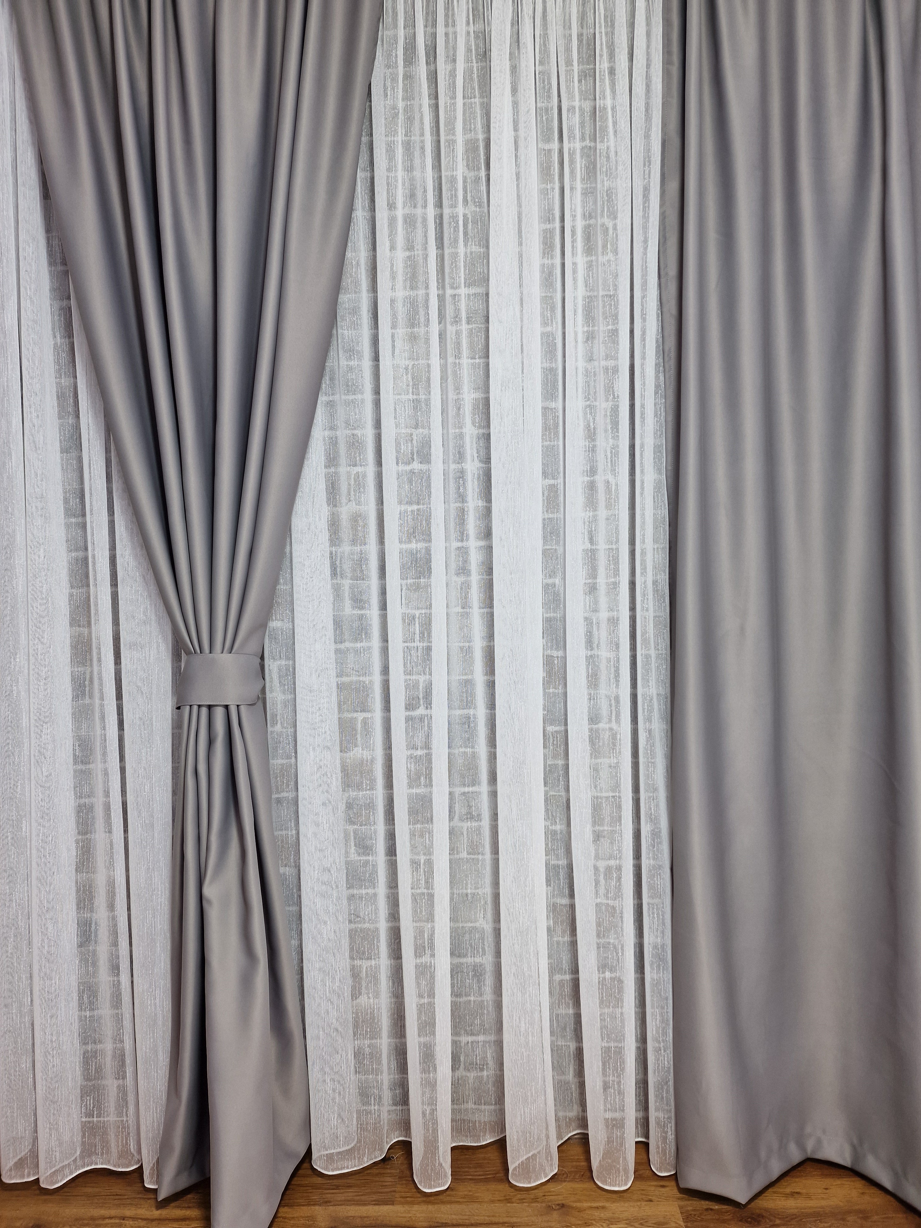 Set perdea si draperie Ion - CASABLANCA Set perdea si draperie Ion Casa Blanca Curtains & Drapes 365.00 CASABLANCA  CASABLANCA