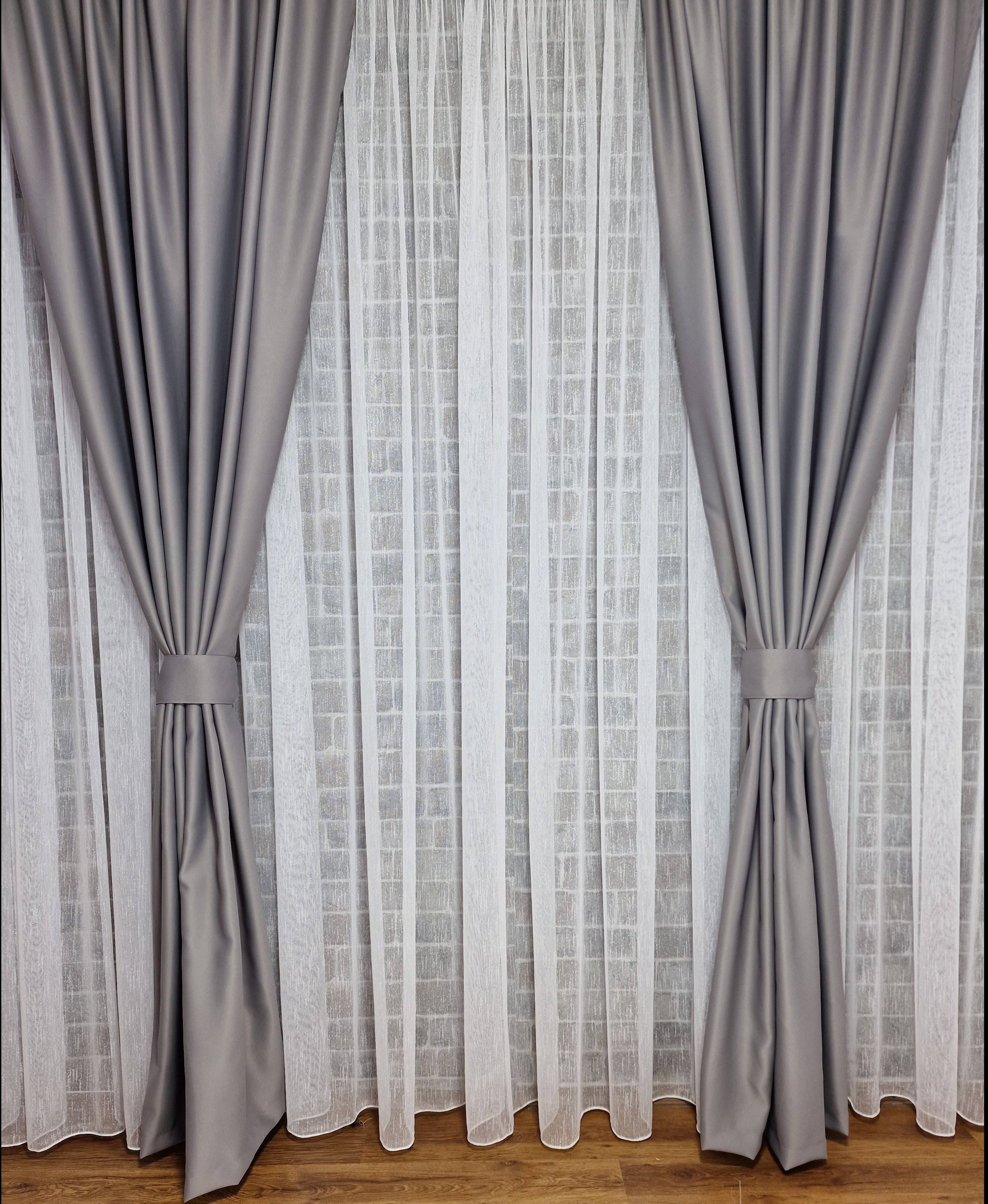 Set perdea si draperie Ion - CASABLANCA Set perdea si draperie Ion Casa Blanca Curtains & Drapes 365.00 CASABLANCA  CASABLANCA