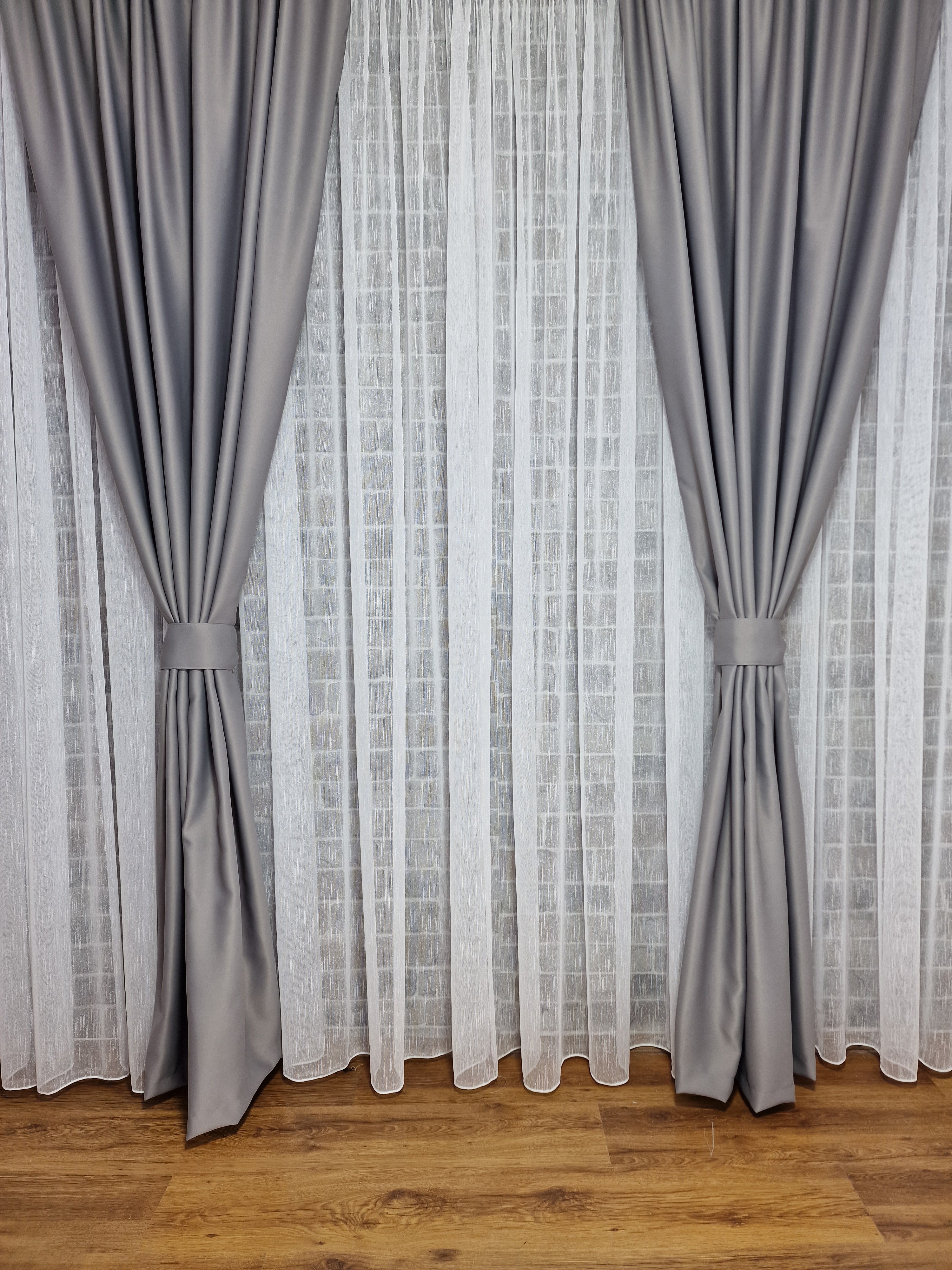 Set perdea si draperie Ion - CASABLANCA Set perdea si draperie Ion Casa Blanca Curtains & Drapes 365.00 CASABLANCA  CASABLANCA