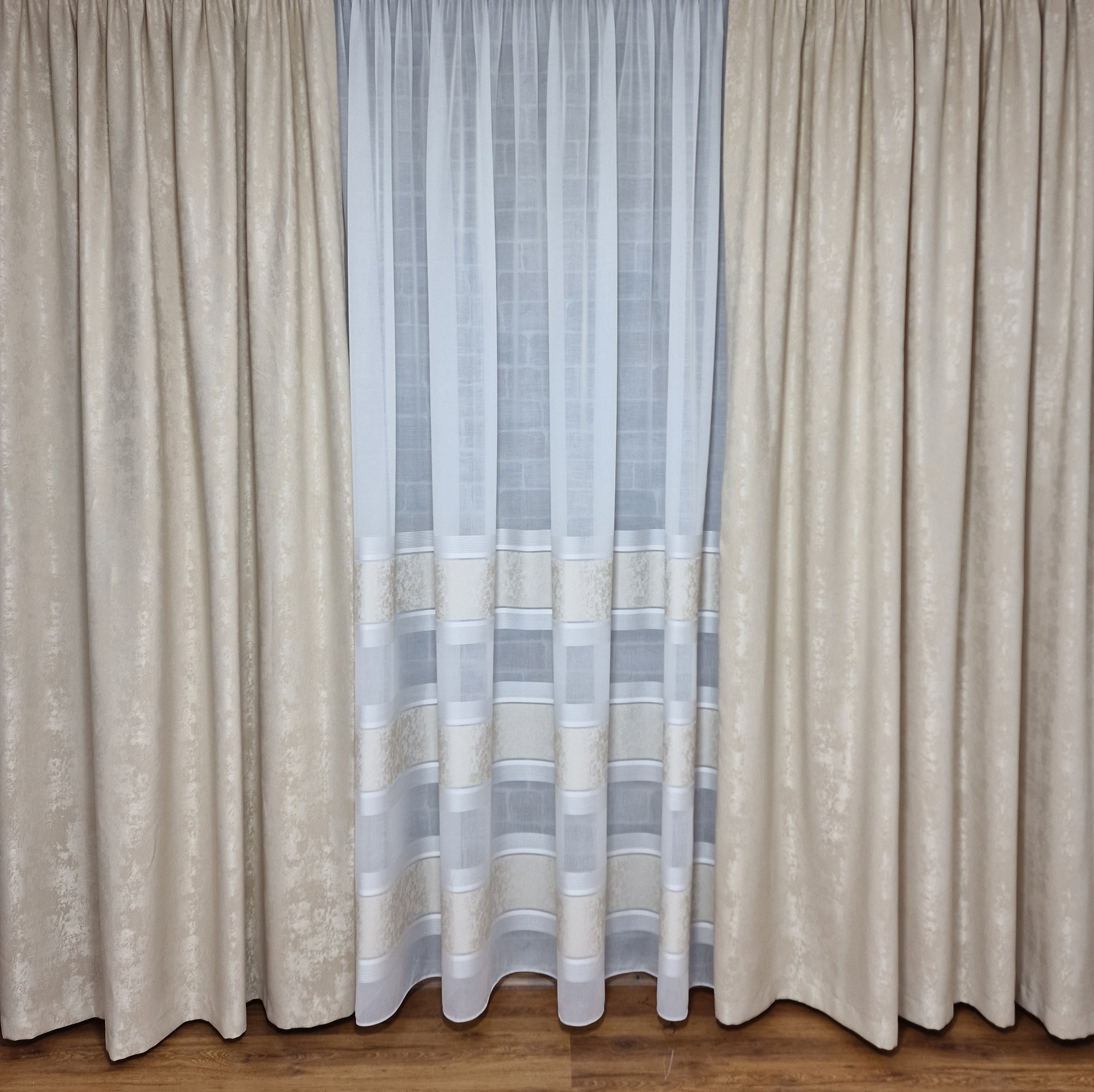 Set perdea din in cristal si draperie crem, model Lavinia - CASABLANCA Set perdea din in cristal si draperie crem, model Lavinia Casa Blanca Curtains & Drapes 440.00 CASABLANCA  CASABLANCA