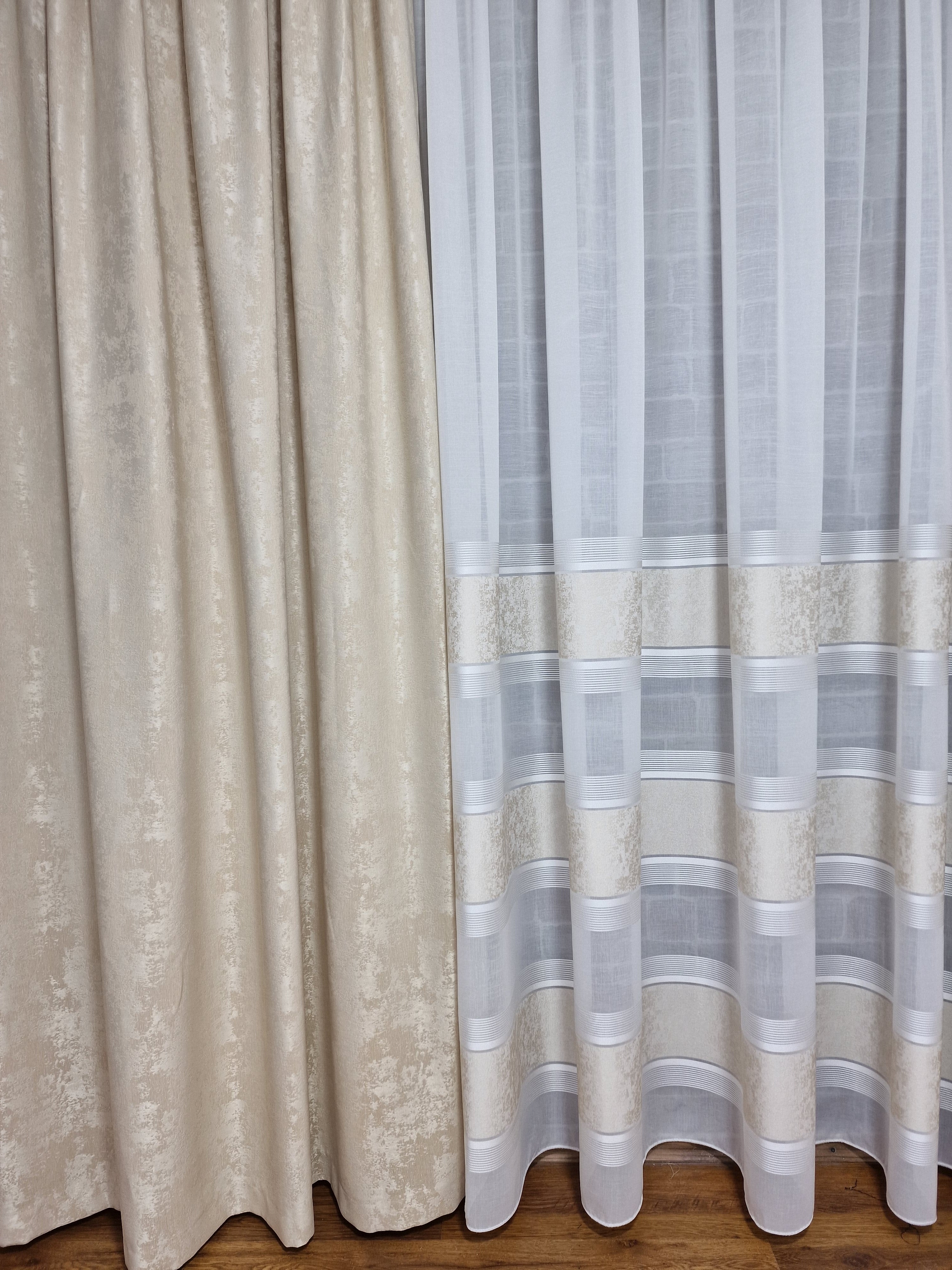 Set perdea din in cristal si draperie crem, model Lavinia - CASABLANCA Set perdea din in cristal si draperie crem, model Lavinia Casa Blanca Curtains & Drapes 440.00 CASABLANCA  CASABLANCA