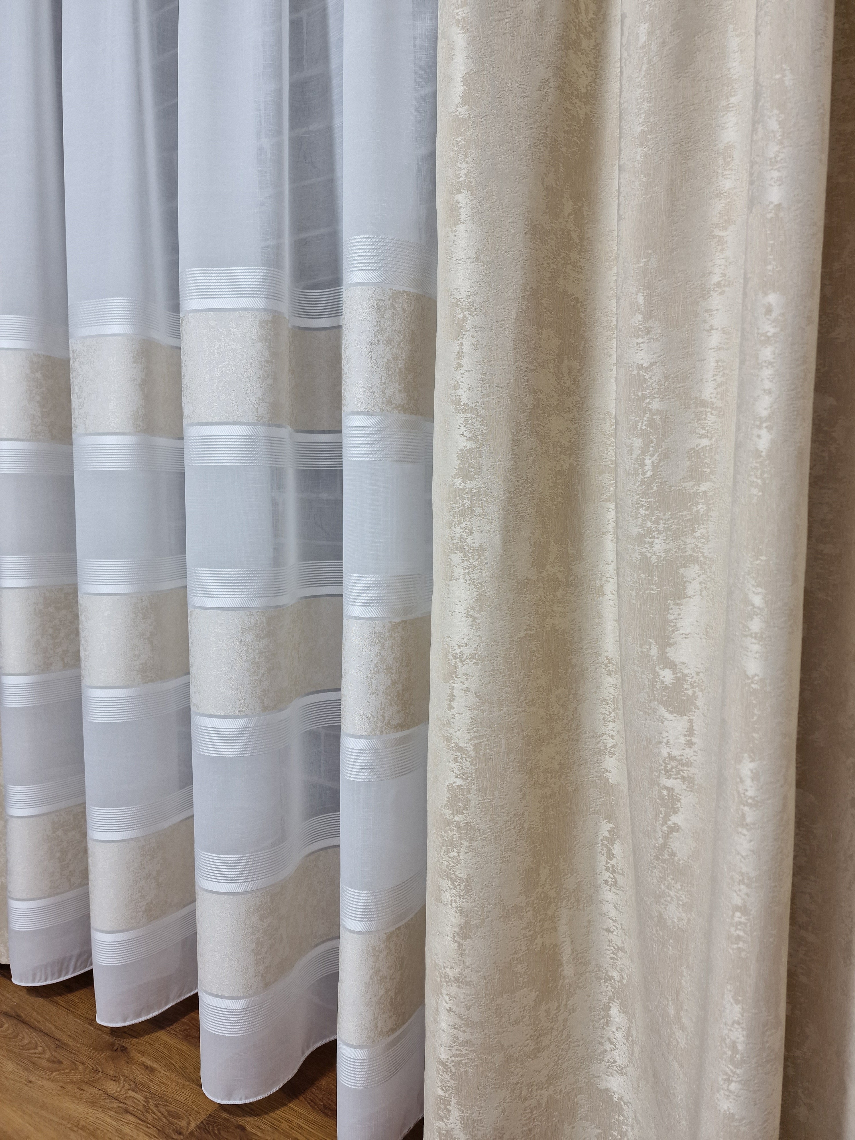 Set perdea din in cristal si draperie crem, model Lavinia - CASABLANCA Set perdea din in cristal si draperie crem, model Lavinia Casa Blanca Curtains & Drapes 440.00 CASABLANCA  CASABLANCA