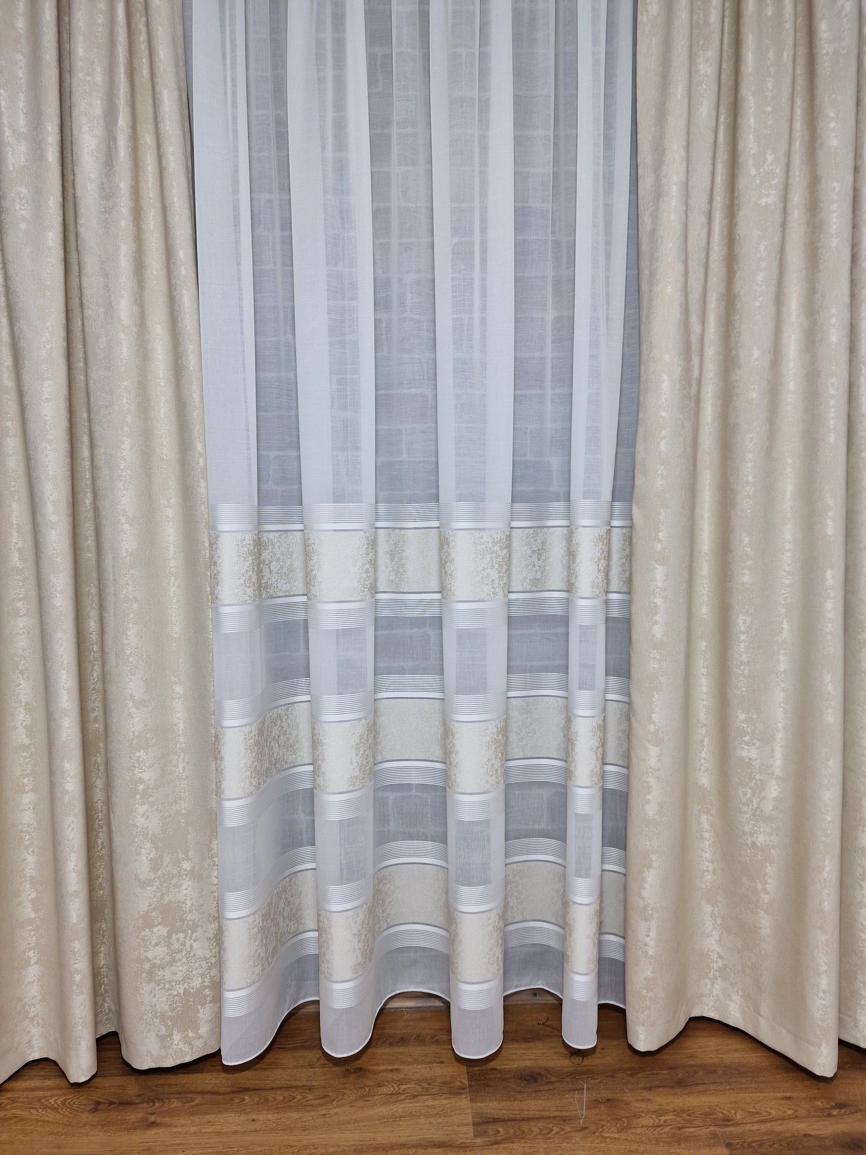 Set perdea din in cristal si draperie crem, model Lavinia - CASABLANCA Set perdea din in cristal si draperie crem, model Lavinia Casa Blanca Curtains & Drapes 440.00 CASABLANCA  CASABLANCA