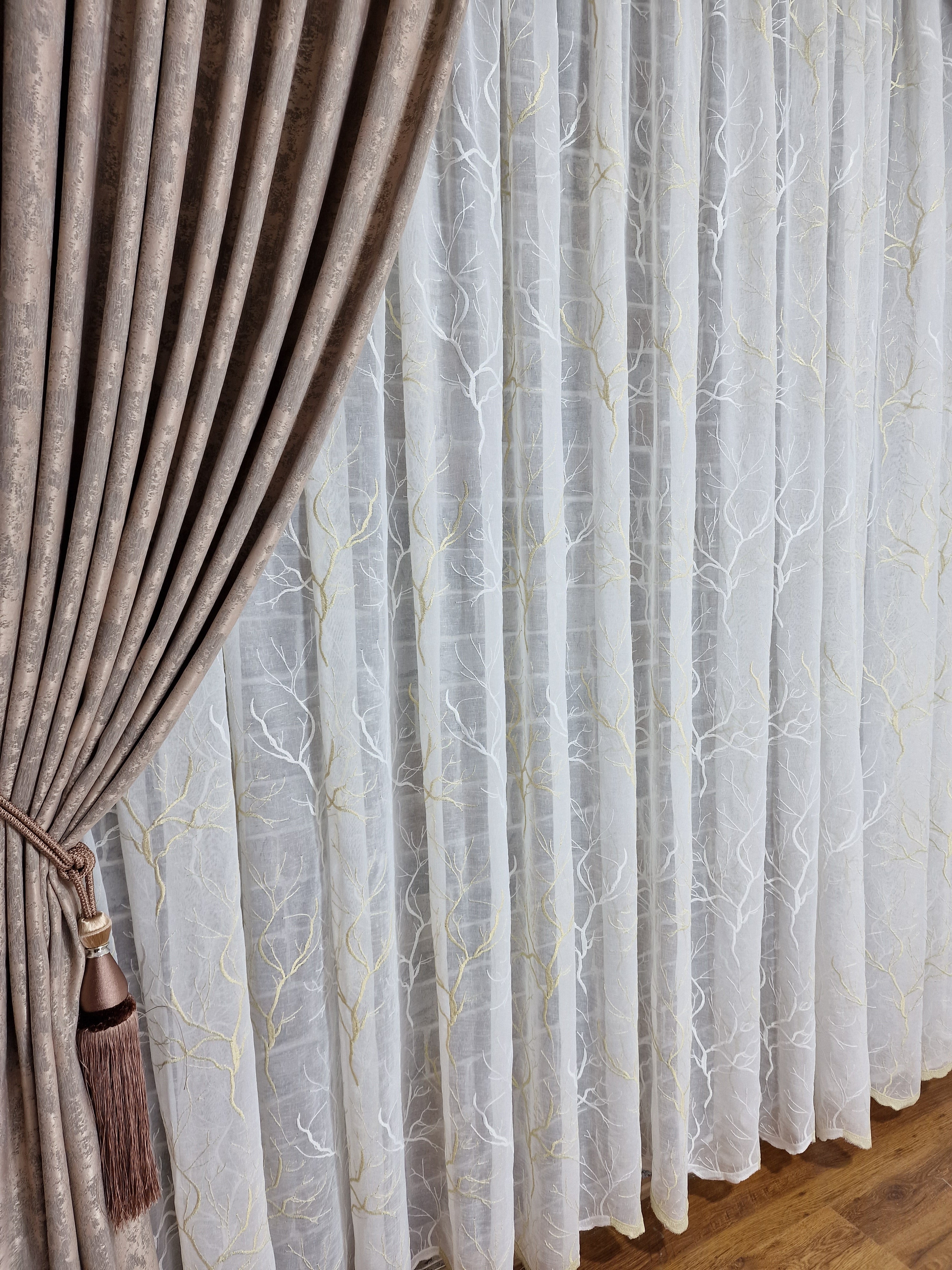 Set perdea din in si draperie tip vopsea decorativă, model Catalina, varianta grej - CASABLANCA Set perdea din in si draperie tip vopsea decorativă, model Catalina, varianta grej CASABLANCA  440.00 CASABLANCA  CASABLANCA