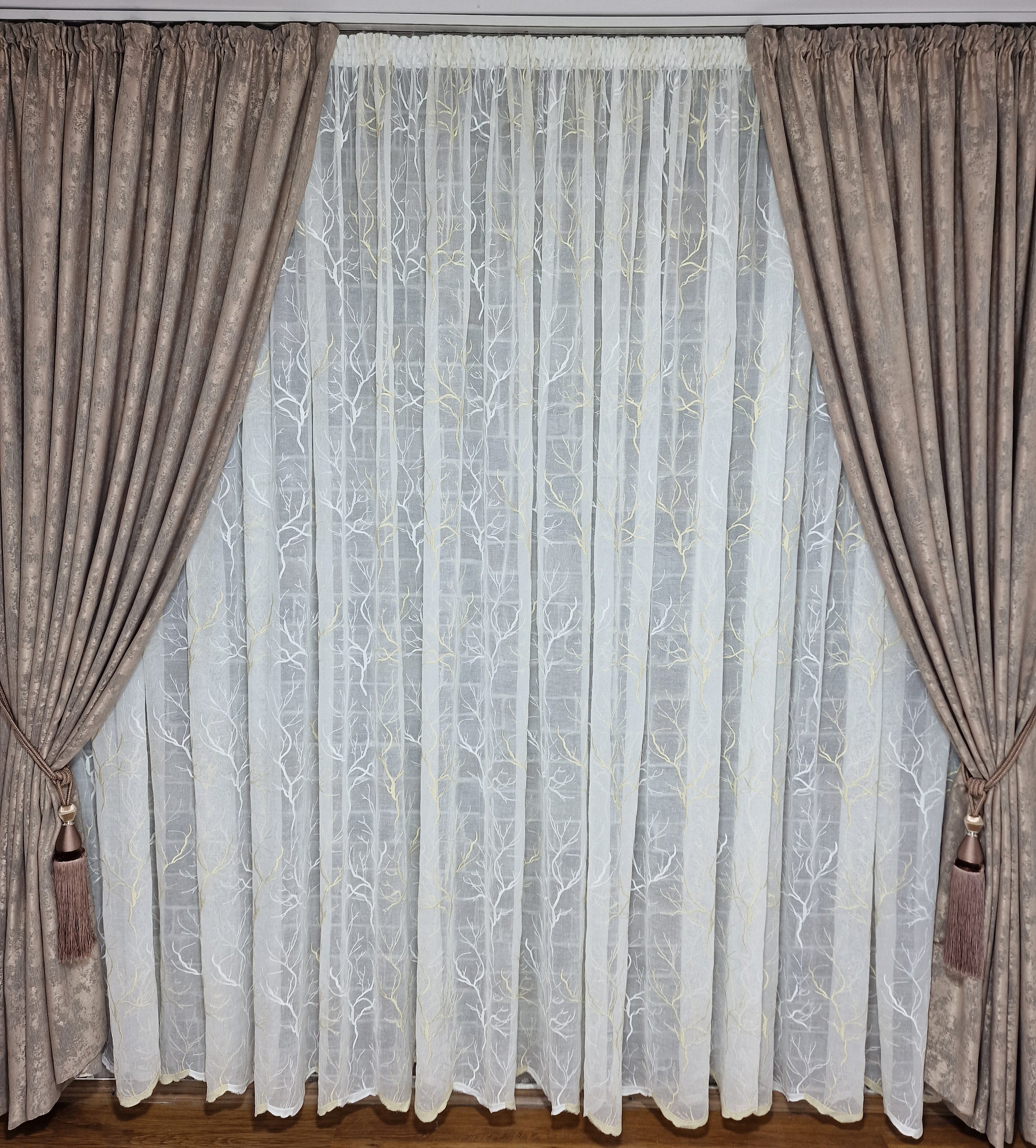 Set perdea din in si draperie tip vopsea decorativă, model Catalina, varianta grej - CASABLANCA Set perdea din in si draperie tip vopsea decorativă, model Catalina, varianta grej CASABLANCA  440.00 CASABLANCA  CASABLANCA