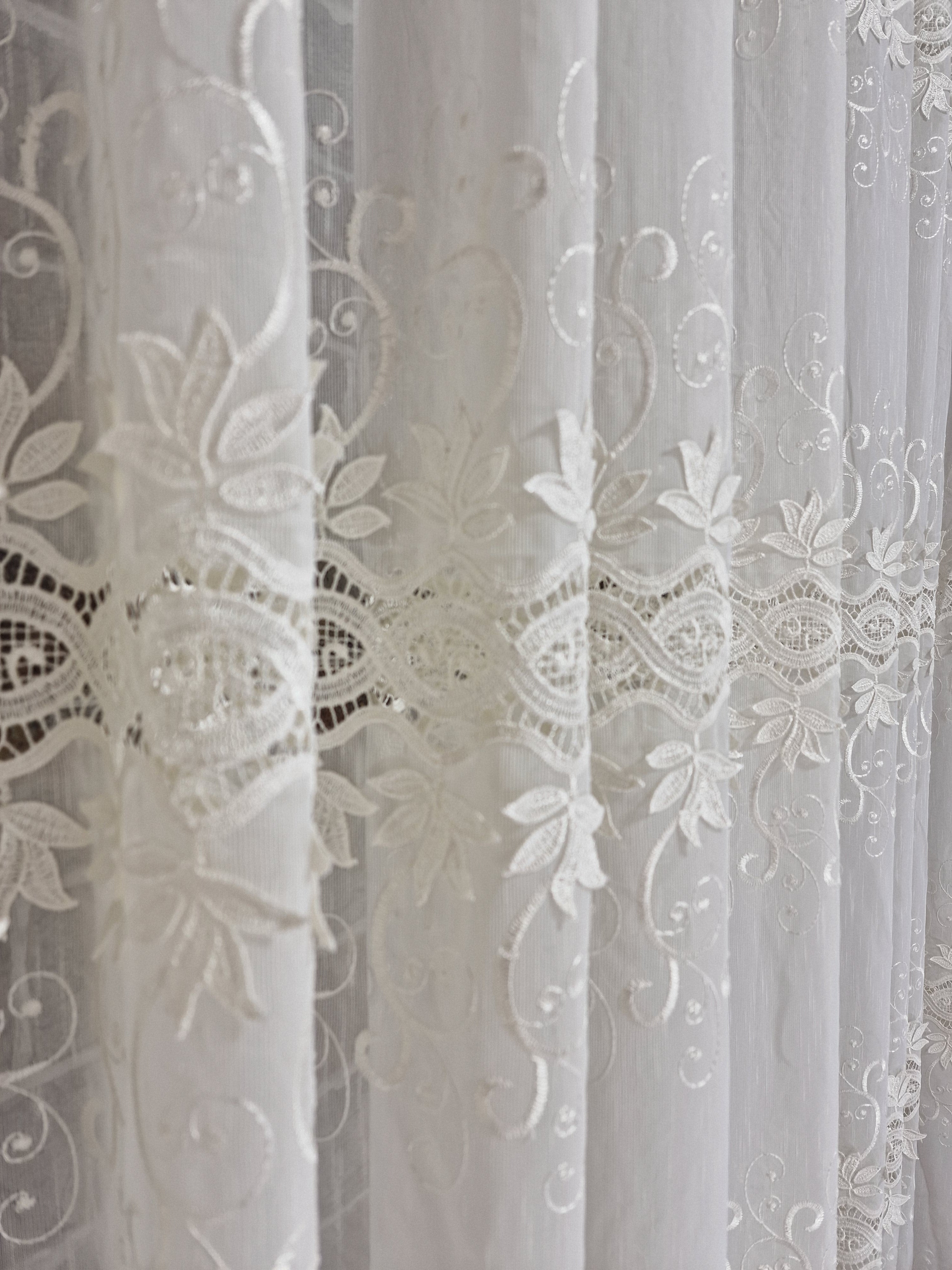 Perdea crem broderie spartă - CASABLANCA Perdea crem broderie spartă CASABLANCA  115.00 CASABLANCA  CASABLANCA