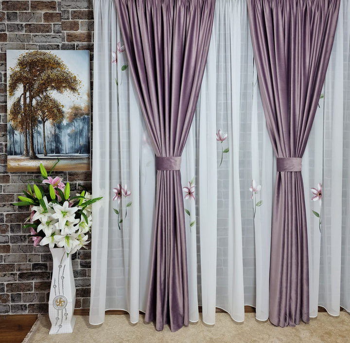 Set perdea matase model cu flori si draperie catifea roz lila - CASABLANCA Set perdea matase model cu flori si draperie catifea roz lila Casa Blanca Curtains & Drapes 535.00 CASABLANCA  CASABLANCA