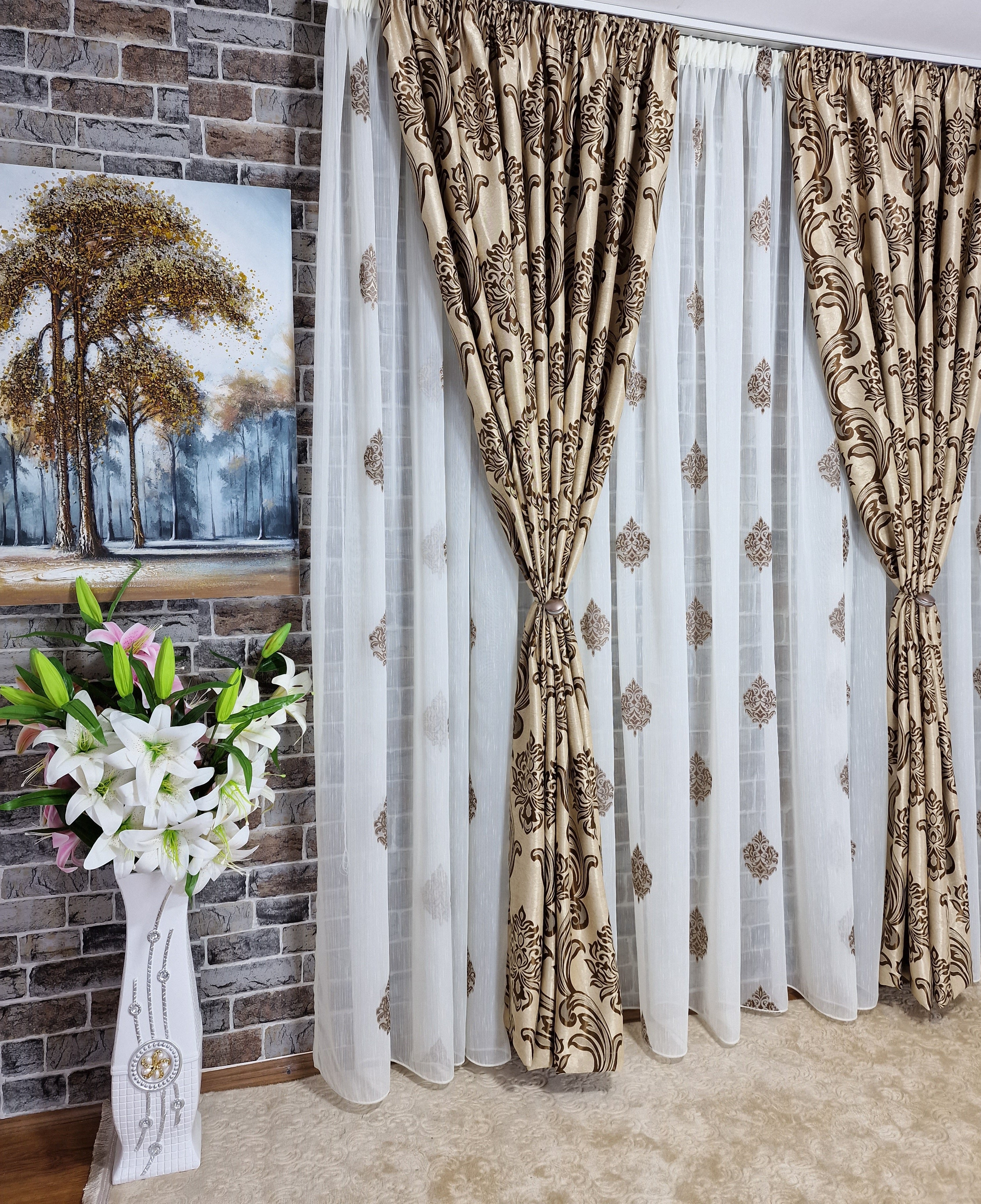 Set din perdea sable crem-maro baroc si draperie baroc crem-maro - CASABLANCA Set din perdea sable crem-maro baroc si draperie baroc crem-maro Casa Blanca Curtains & Drapes 330.00 CASABLANCA  CASABLANCA