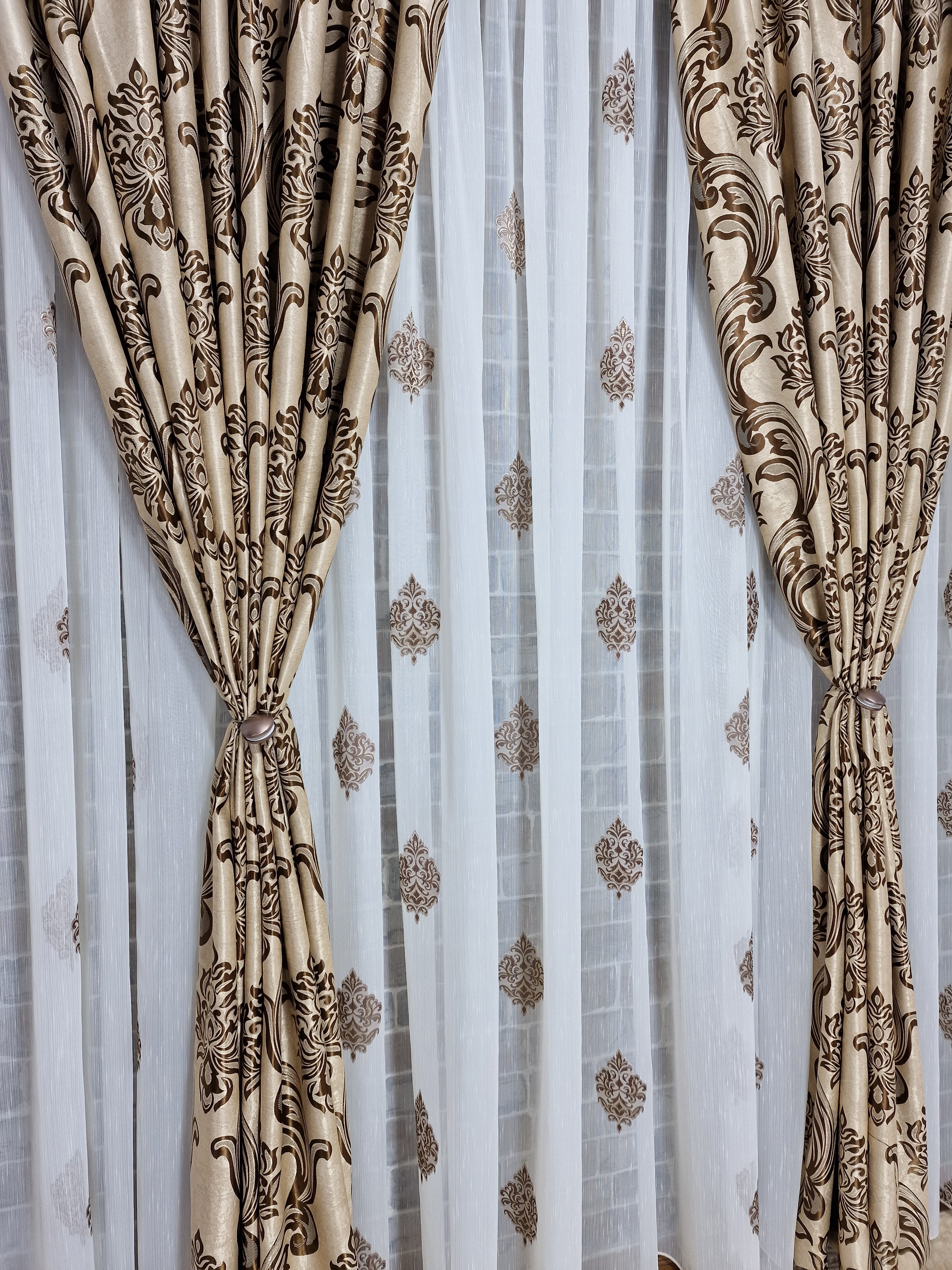 Set din perdea sable crem-maro baroc si draperie baroc crem-maro - CASABLANCA Set din perdea sable crem-maro baroc si draperie baroc crem-maro Casa Blanca Curtains & Drapes 330.00 CASABLANCA  CASABLANCA