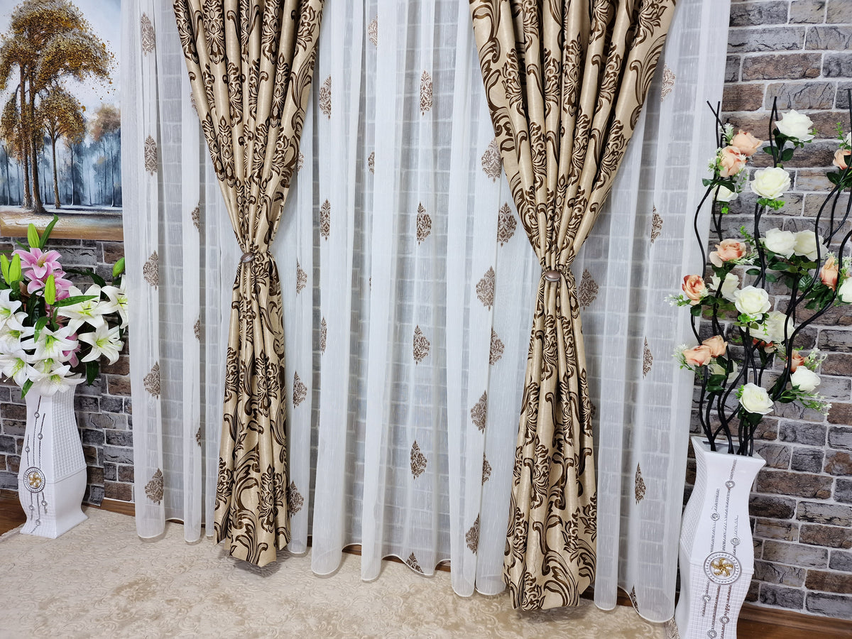 Set din perdea sable crem-maro baroc si draperie baroc crem-maro - CASABLANCA Set din perdea sable crem-maro baroc si draperie baroc crem-maro Casa Blanca Curtains & Drapes 330.00 CASABLANCA  CASABLANCA