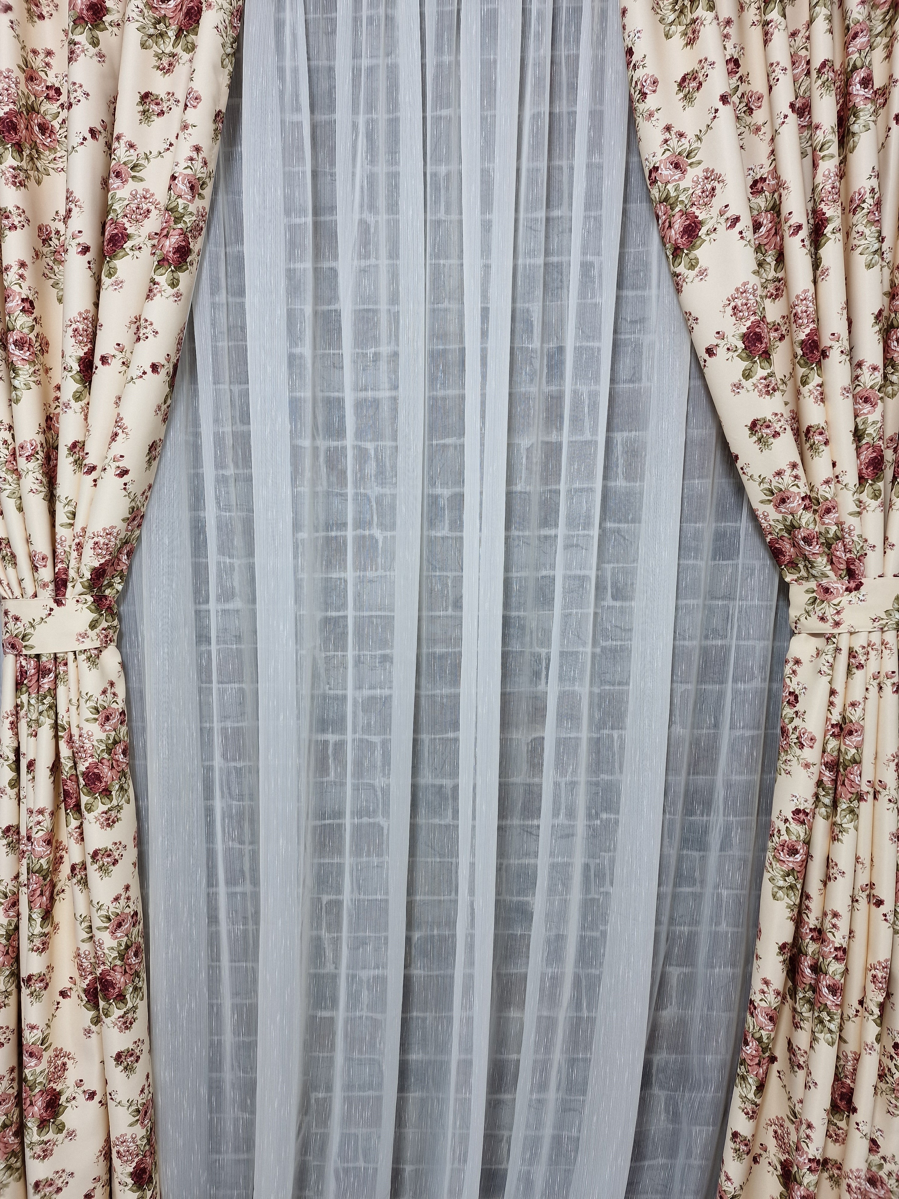 Set perdea si draperie Ozana - CASABLANCA Set perdea si draperie Ozana CASABLANCA  710.00 CASABLANCA 8metriperdeacu6metridraperiepentrusinagaleriede4-5 CASABLANCA