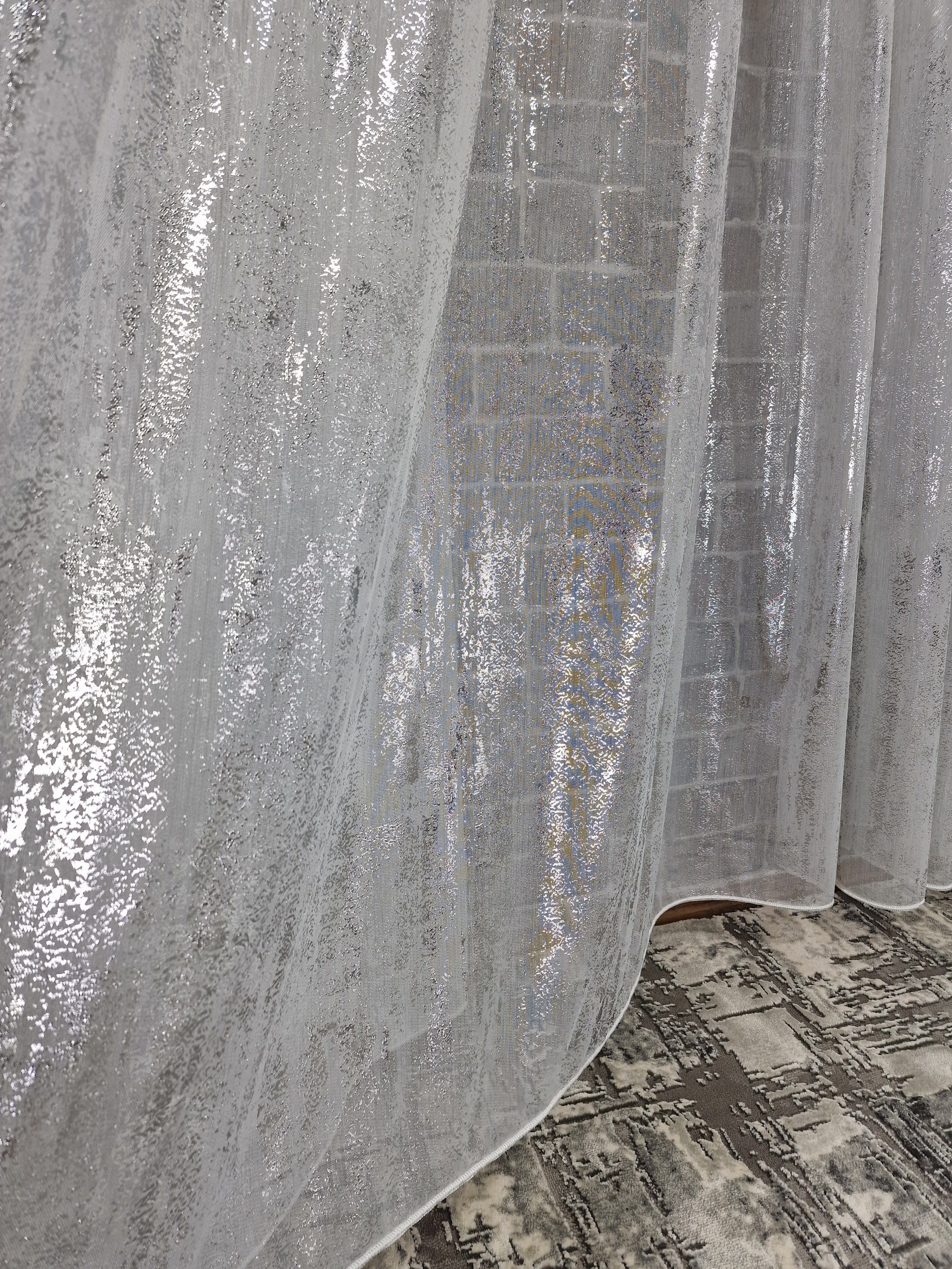 Set complet perdea si draperie, colectia Golden, varianta gri deschis - CASABLANCA Set complet perdea si draperie, colectia Golden, varianta gri deschis CASABLANCA  740.00 CASABLANCA  CASABLANCA