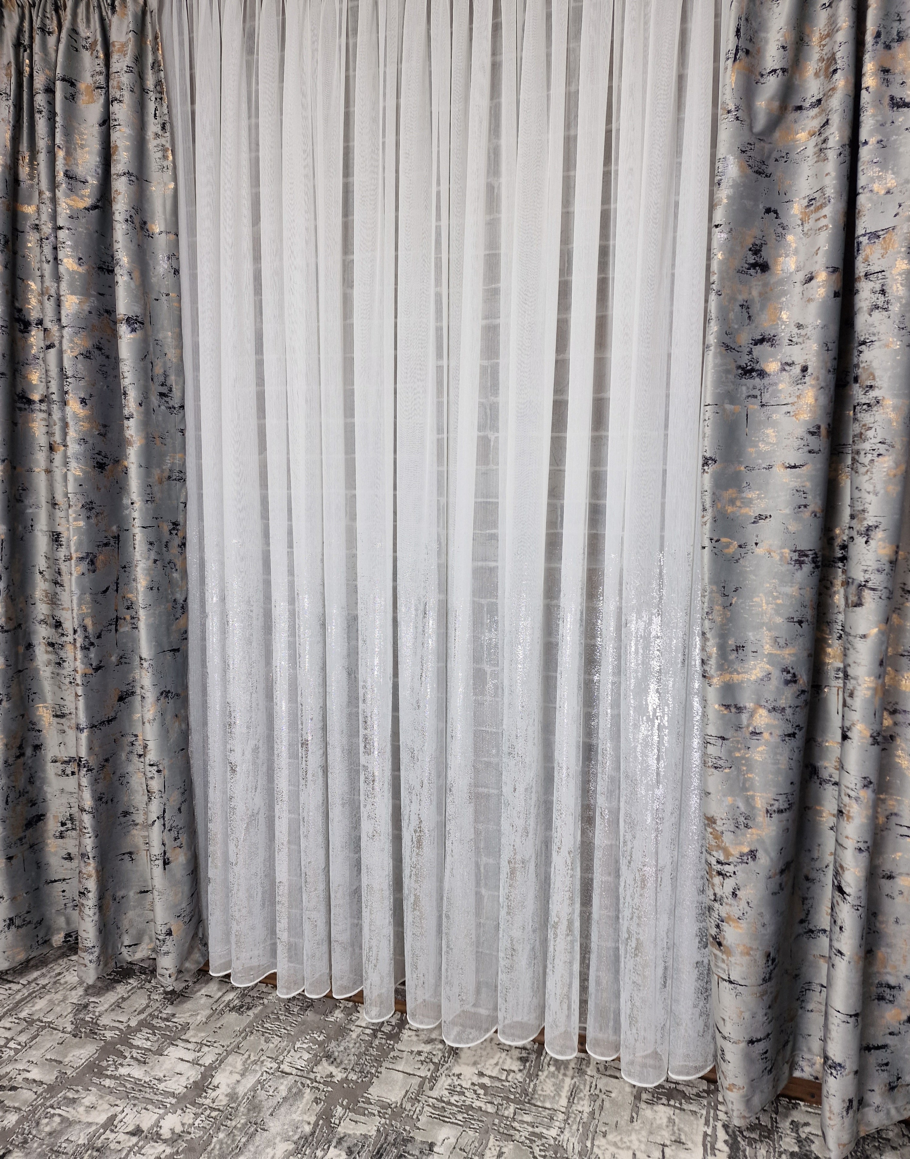 Set complet perdea si draperie, colectia Golden, varianta gri deschis - CASABLANCA Set complet perdea si draperie, colectia Golden, varianta gri deschis CASABLANCA  740.00 CASABLANCA  CASABLANCA