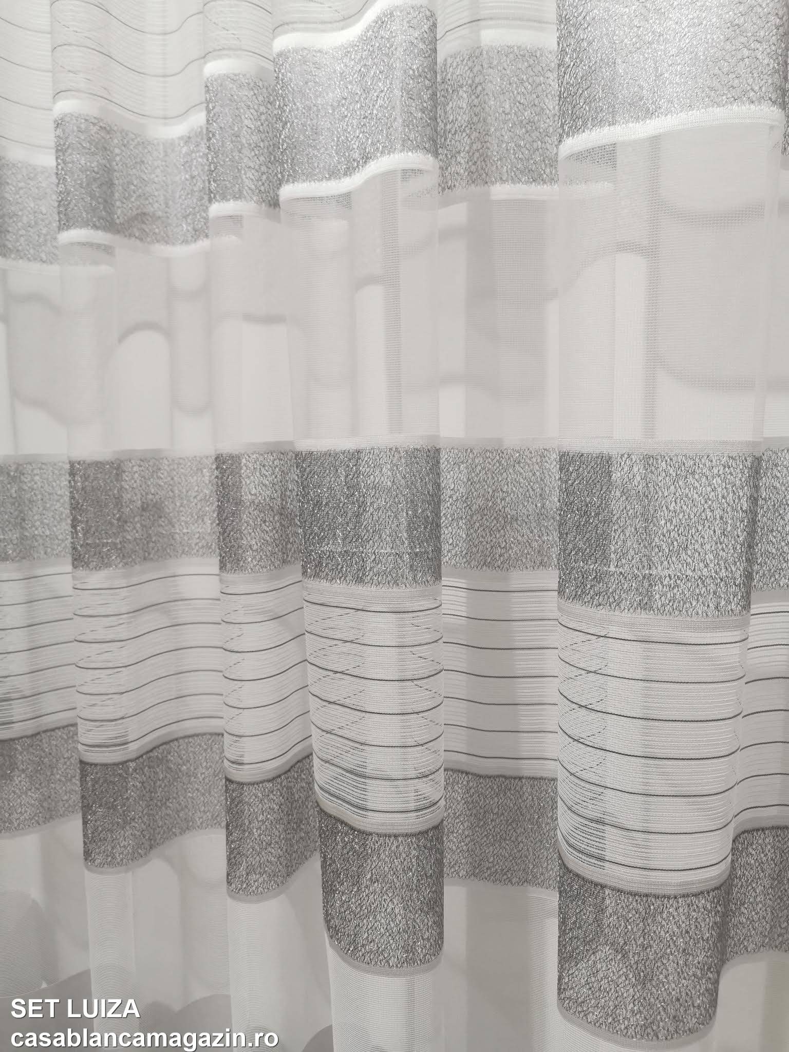 Set perdea si draperie Luiza, imprimeu geometric, ideal pentru spatii contemporane - CASABLANCA Set perdea si draperie Luiza, imprimeu geometric, ideal pentru spatii contemporane Casa Blanca Curtains & Drapes 420.00 CASABLANCA  CASABLANCA